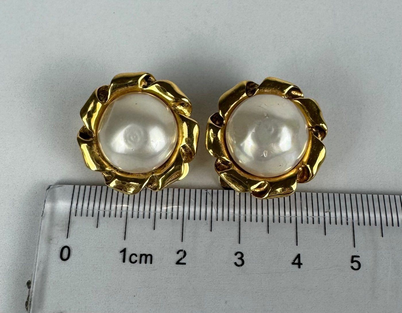 Chanel Chanel Faux Pearl Clip-ons Size ONE SIZE - 16 Thumbnail