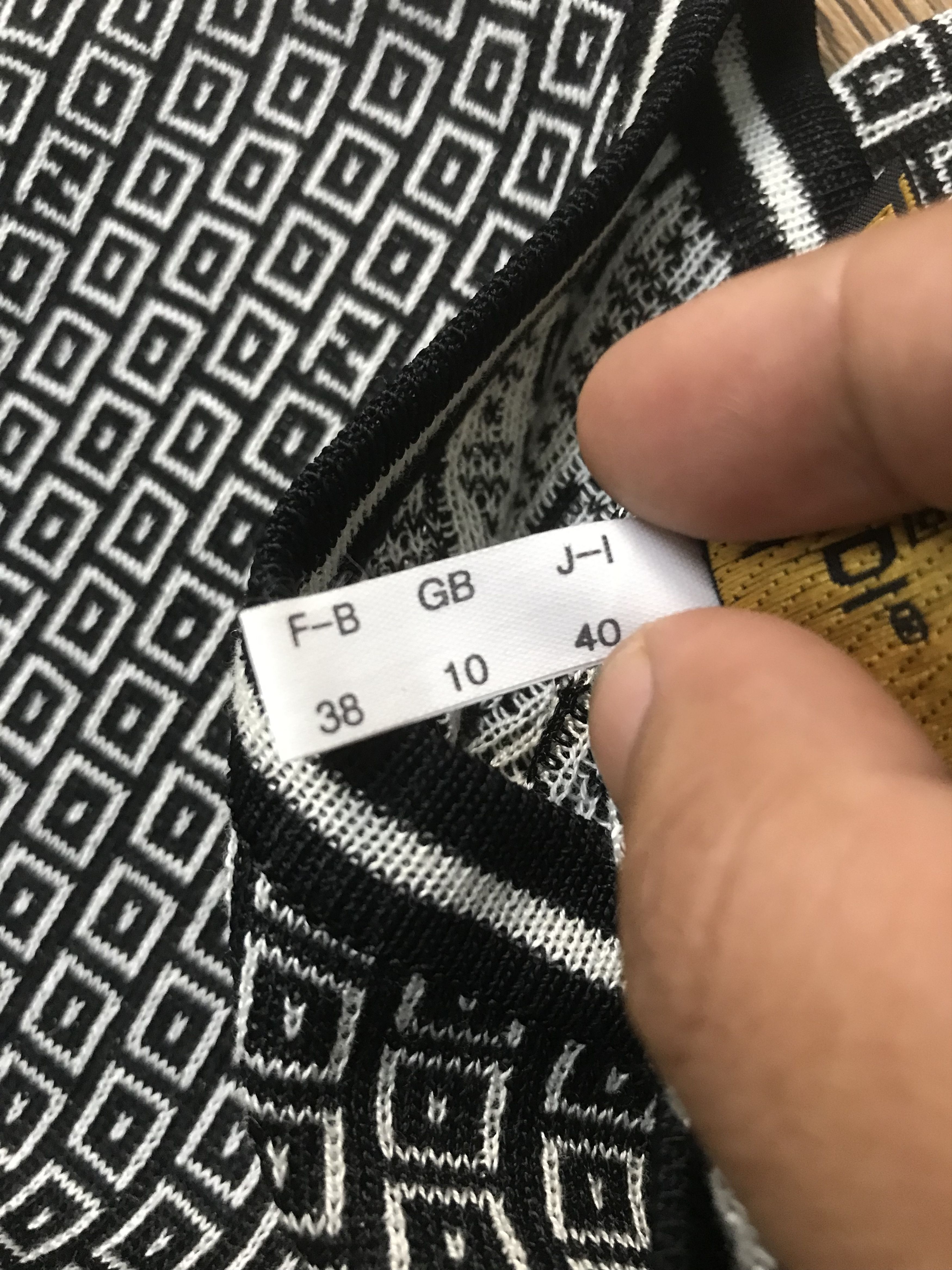 Fendi Fendi Monogram Distress Shirt Size XS / US 0-2 / IT 36-38 - 9 Thumbnail