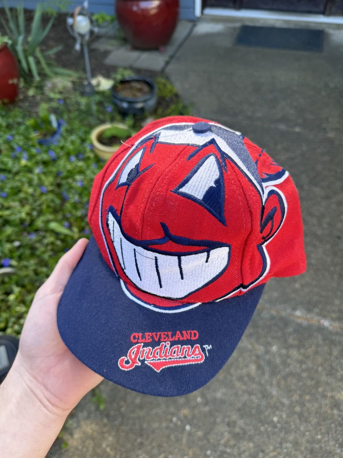 image of Snap Back x The Game Vintage Cleveland Indians The Game Big Logo Snapback Hat in Red, Men's
