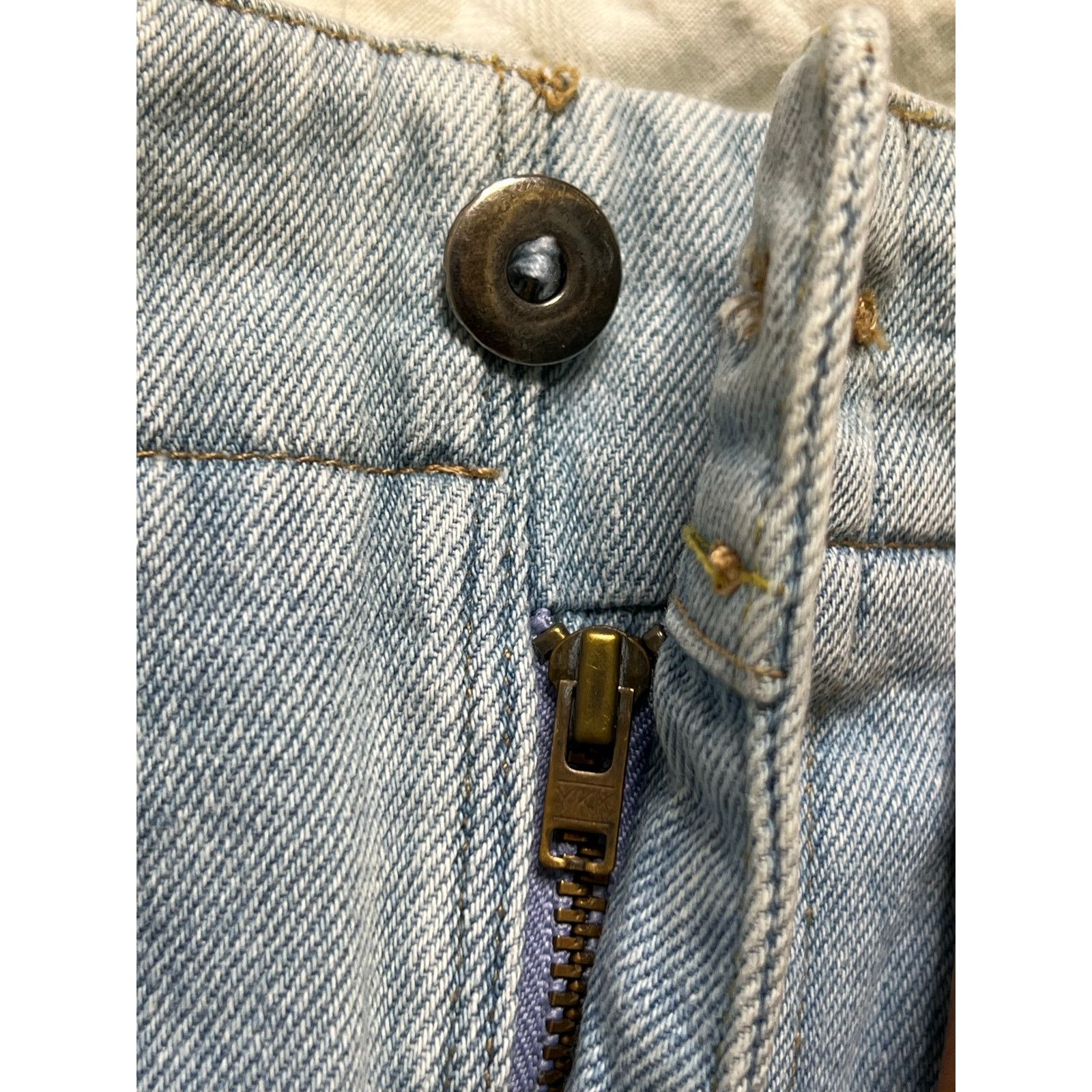 Liz Claiborne Vintage Claiborne Denim Pants Pleated Light Wash 36R Cotton Size US 36 / EU 52 - 3 Thumbnail