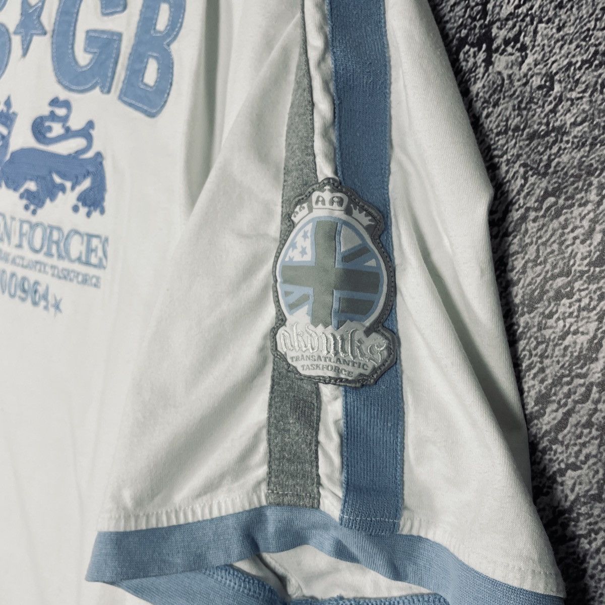 Akademiks × Vintage 💧VINTAGE💧 Akademiks Unseen Forces Hip Hop British flag Tee Size US XXL / EU 58 / 5 - 17 Thumbnail