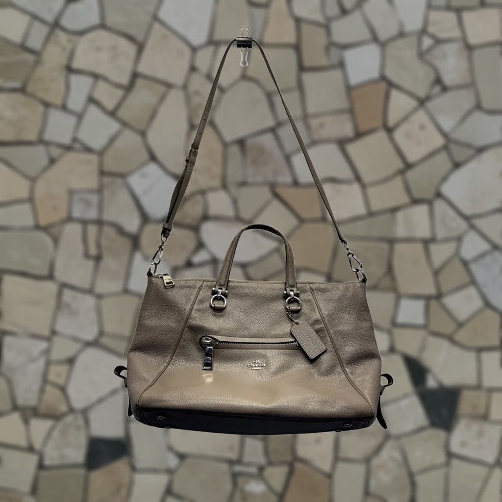 Coach VINTAGE Coach Crossbody Purse Womens Leather Greyish Beige with Dust Bag 5220 Size ONE SIZE - 1 Thumbnail