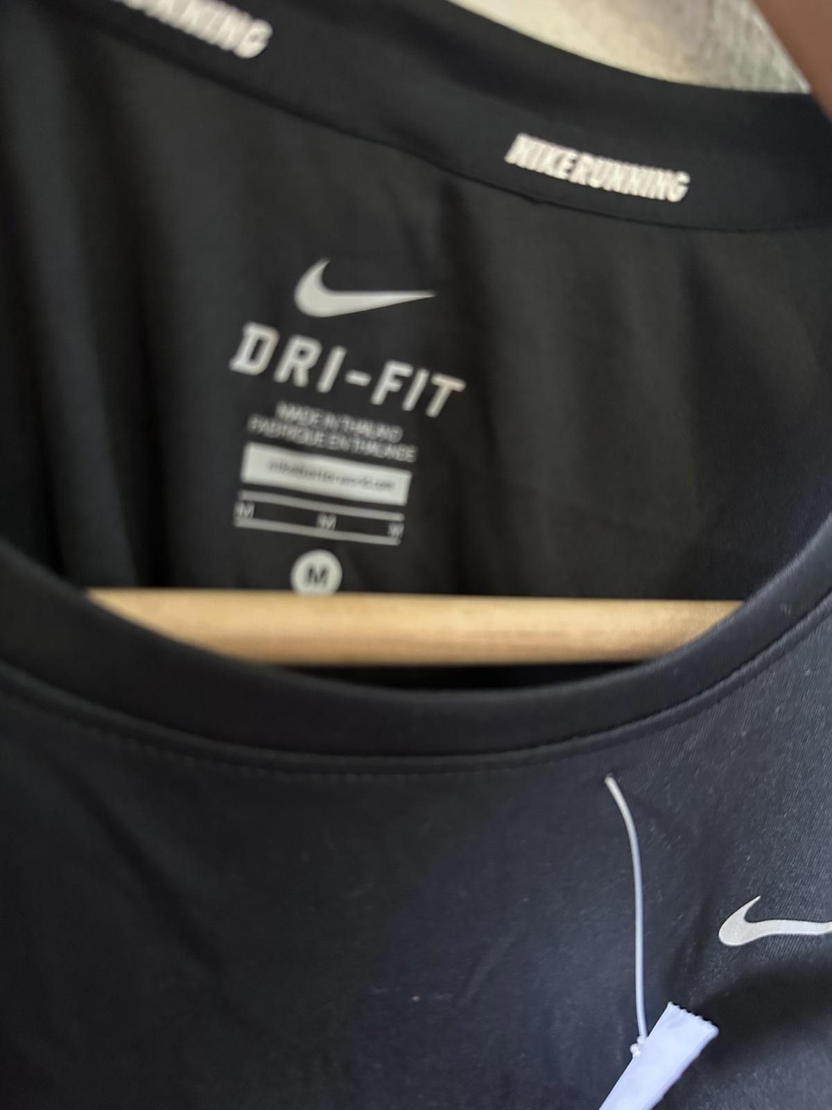 Nike Nike Dri-FIT Black Short Sleeve Running T-Shirt Size M / US 6-8 / IT 42-44 - 3 Thumbnail