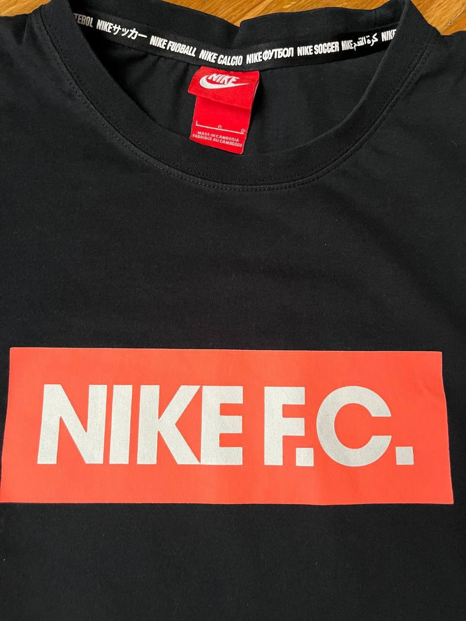Nike Nike F.C. logo tee Size US L / EU 52-54 / 3 - 3 Thumbnail