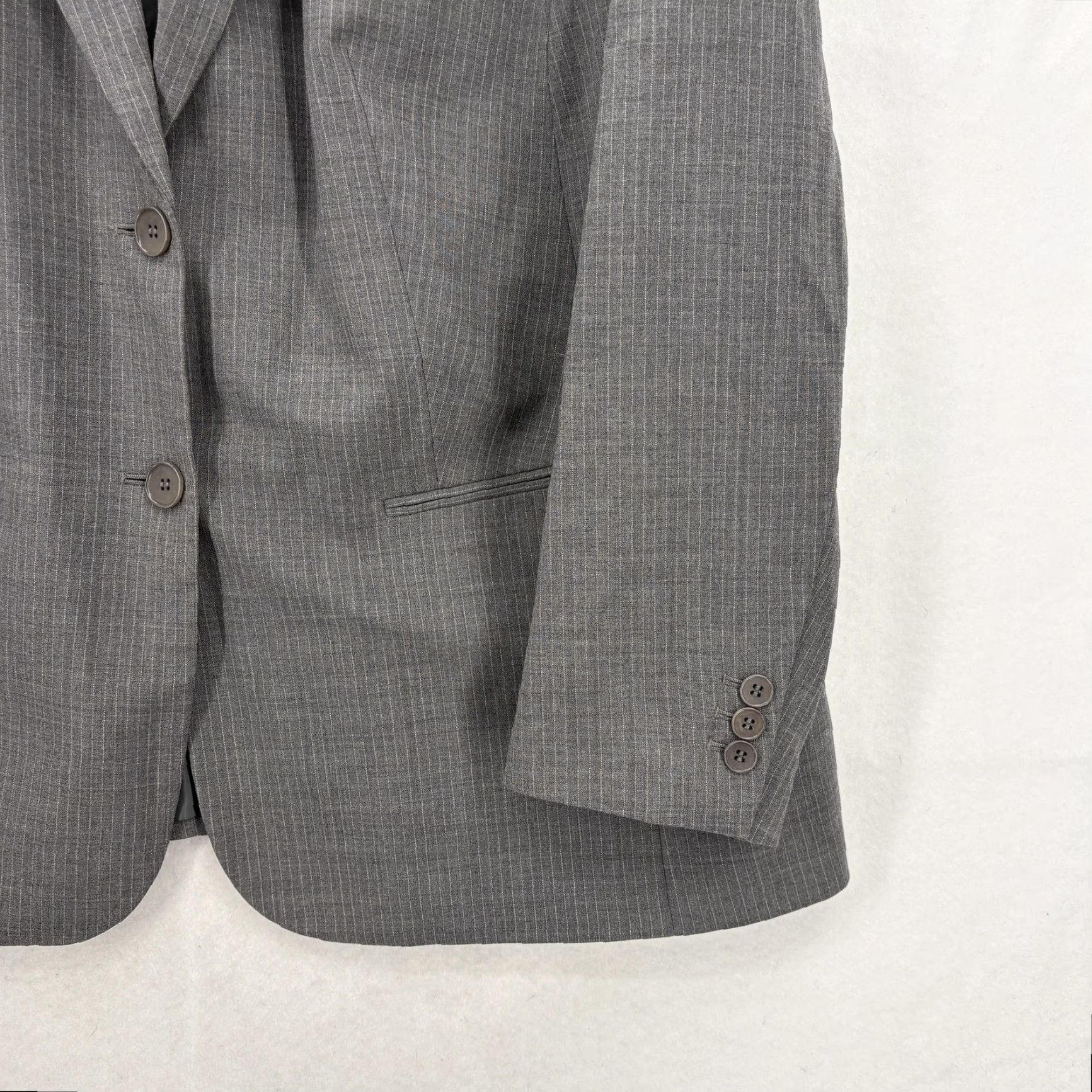 Talbots Talbots Blazer Womens 16W Gray Pinstripe Wool Blend Career Jacket Blazer, Gray, 16W, Plus, Button, Classic Fit, Workwear, Mens? Womens Size XXL / US 16-18 / IT 52-54 - 3 Thumbnail