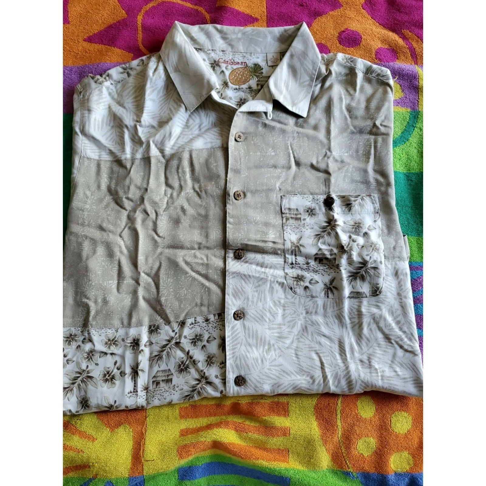 Vintage CARIBBEAN PINEAPPLE Blocked Hawaiian Silk Blend Short Sleeve Shirt L Tan Mens Button-Up Casual Beach Tropical Palm Tree Aloha 90s Size US L / EU 52-54 / 3 - 2 Thumbnail