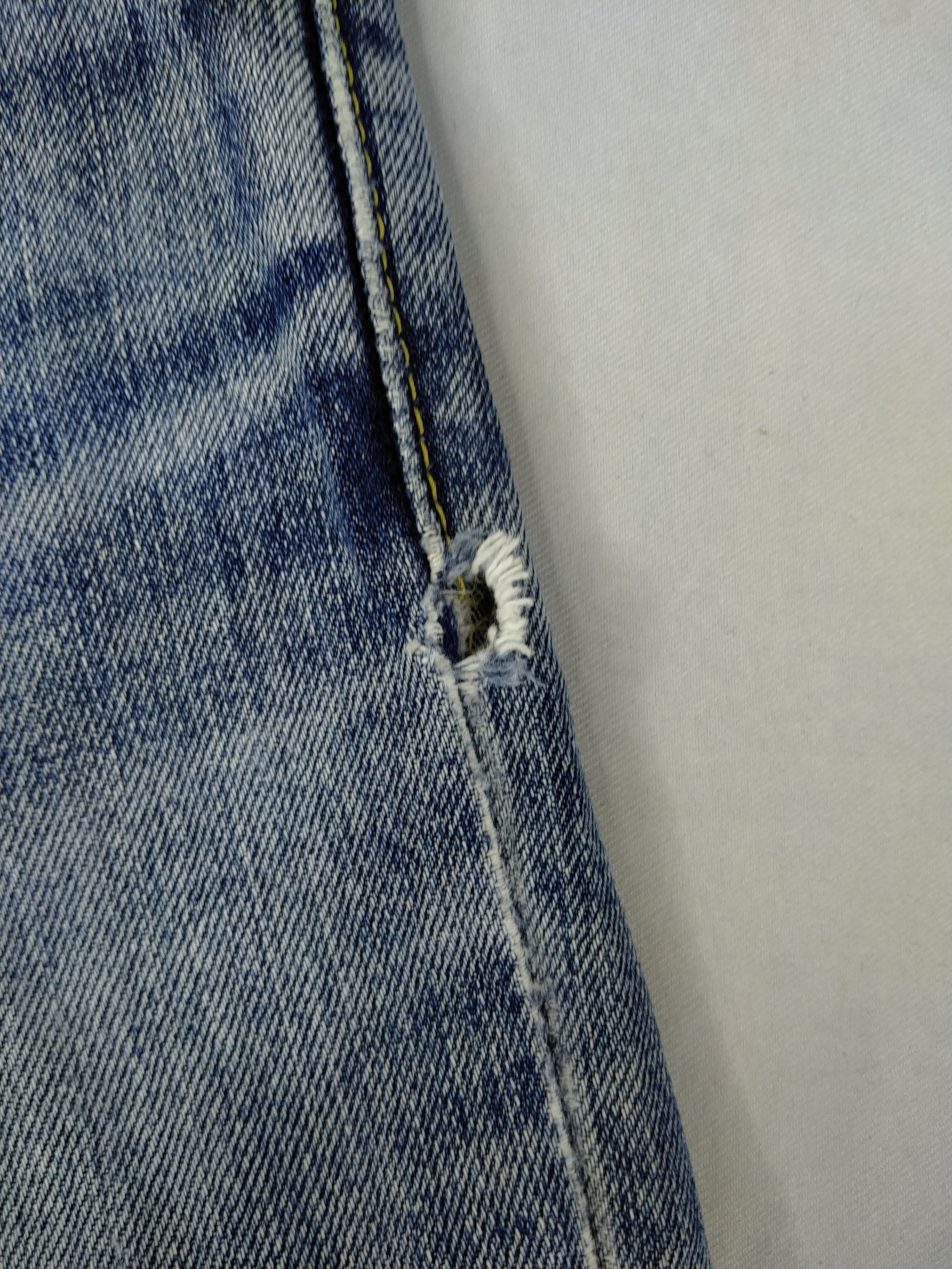 Levi's Blue Distressed Vintage Levi's 502 31x29.5 Denim -JG015 Size US 31 - 9 Thumbnail