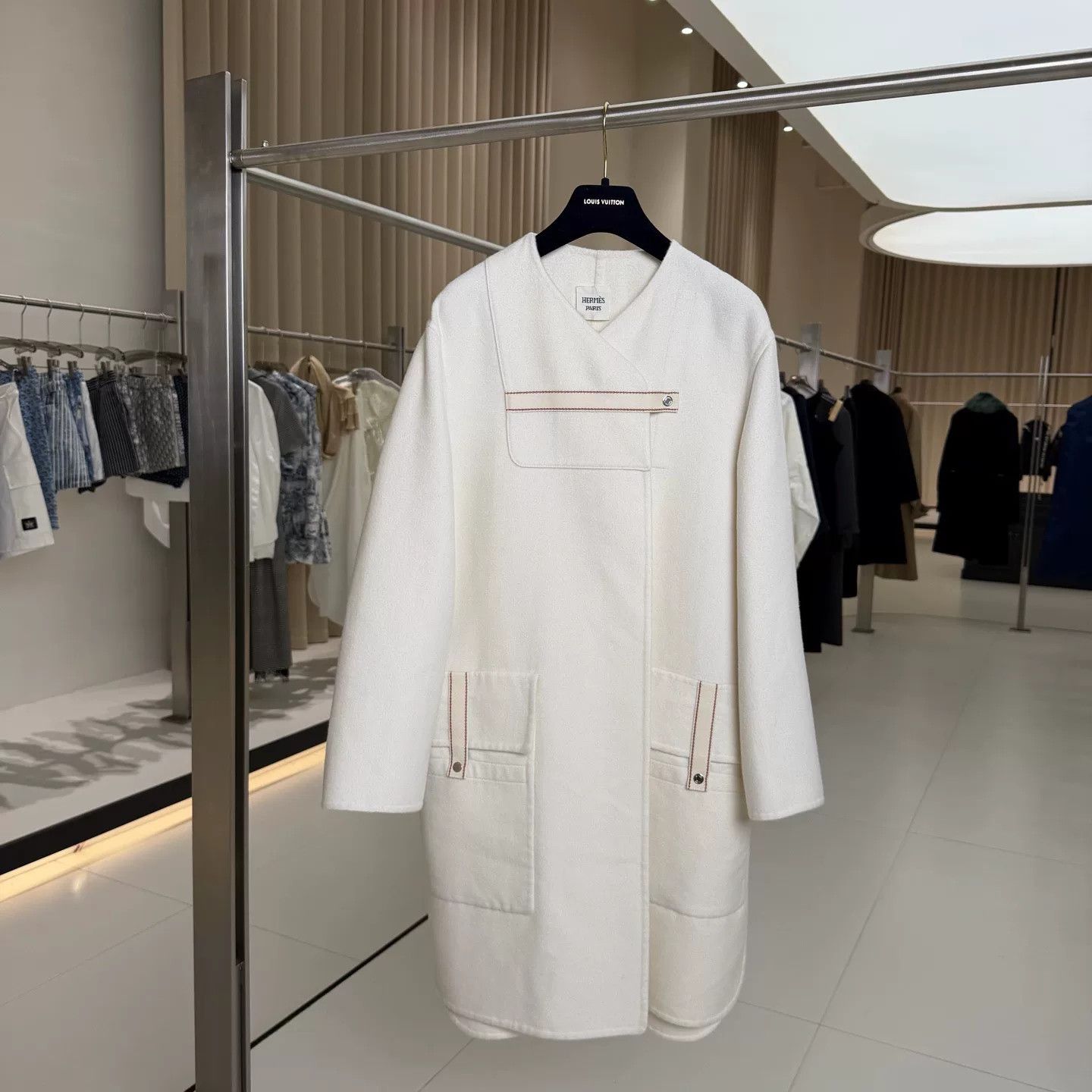 Hermes Hermes White Cashmere Mid-Length Coat Size US S / EU 44-46 / 1 - 1 Thumbnail