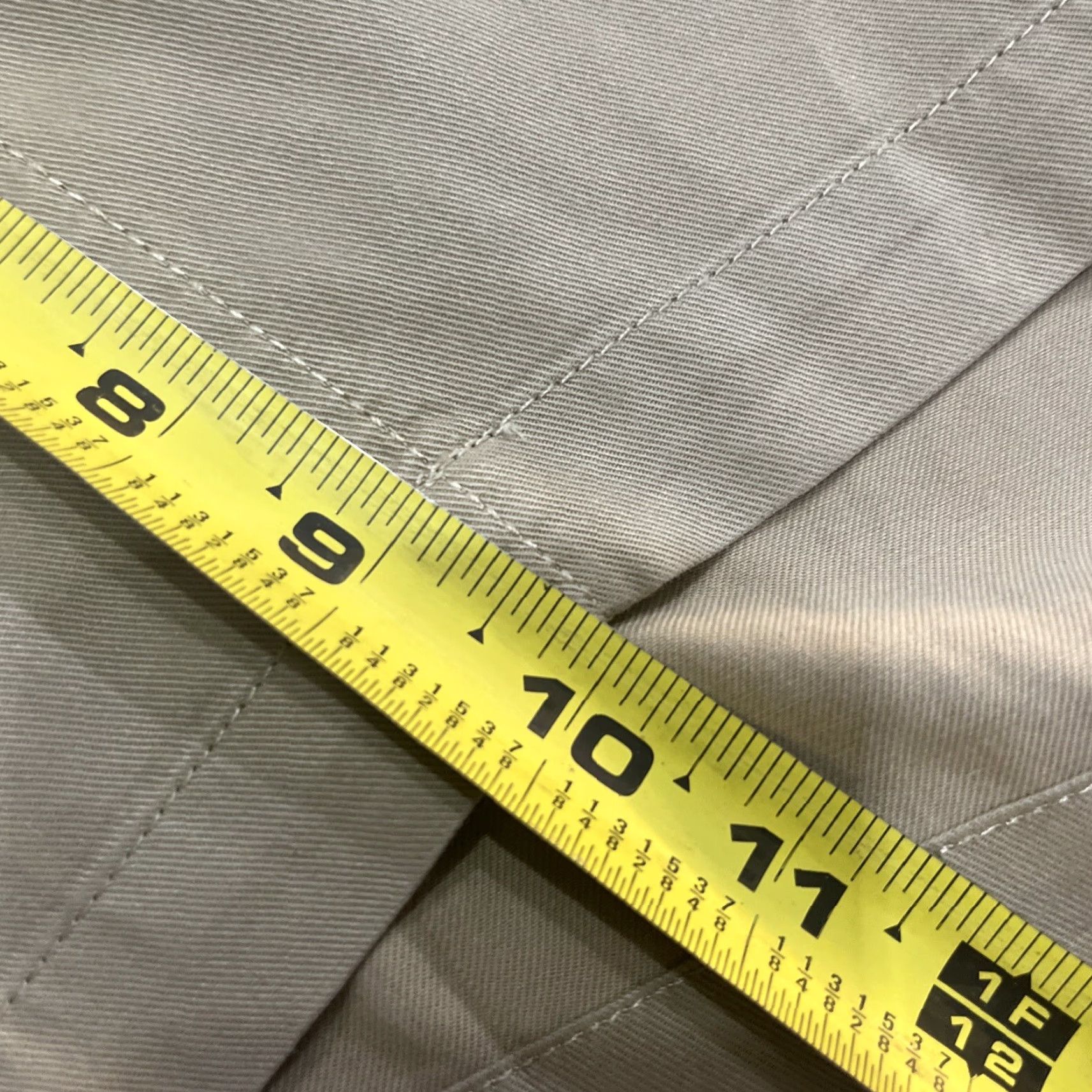 Tommy Bahama Tommy Bahama Chino Shorts Beige Tan 35 Relaxed Flat Front Belt Loops Cargo Pockets Cotton Blend Tencel Casual Men Size US 35 - 5 Thumbnail