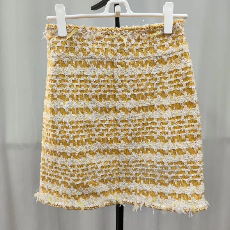 Chanel Chanel 18 Waterfall Series Silk Inner Skirt Size 42" / US 20 - 1 Thumbnail