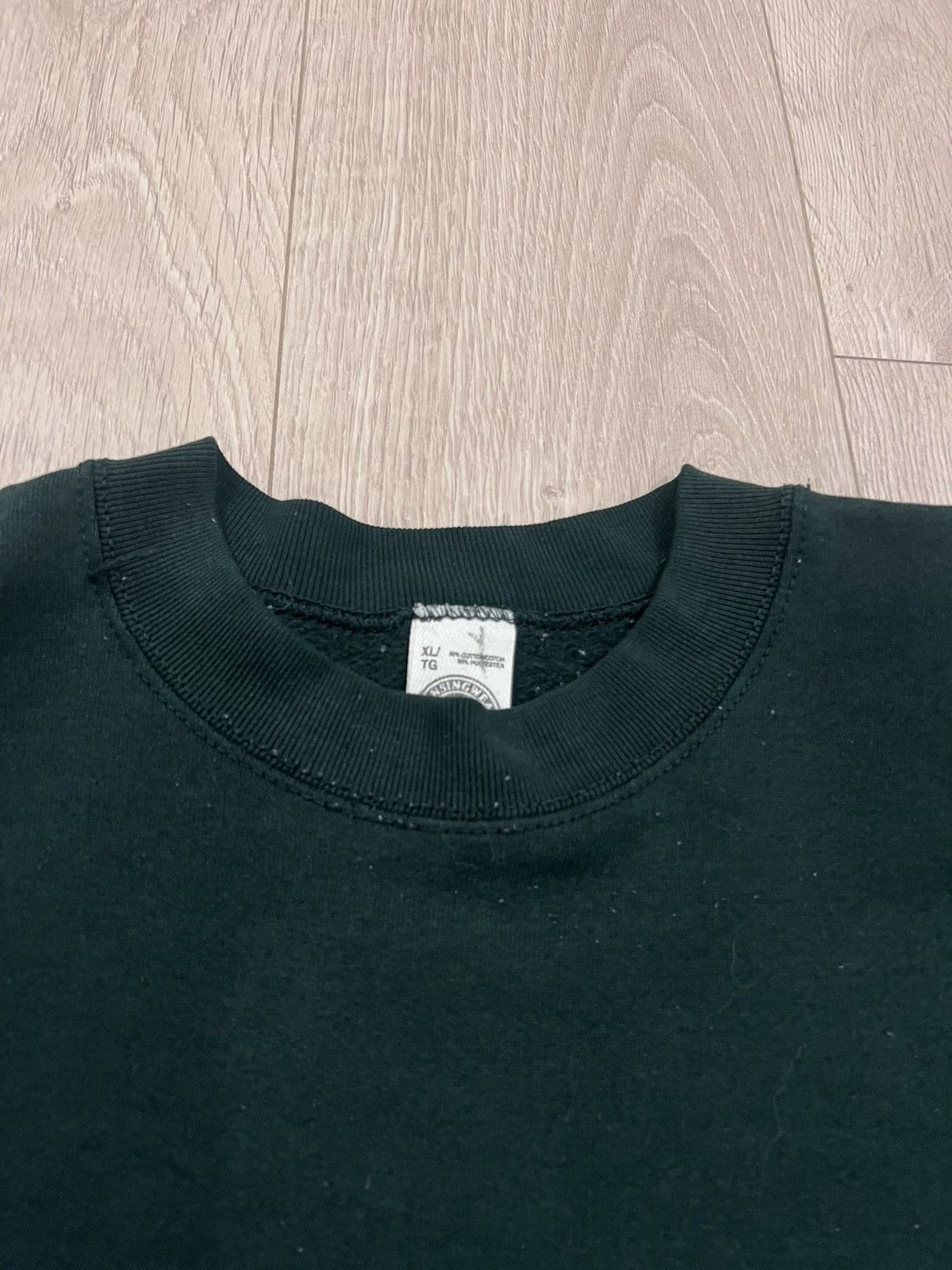 Vintage Vintage 90s Munsingwear Blank Crewneck Sweatshirt Distressed Size US XL / EU 56 / 4 - 6 Thumbnail
