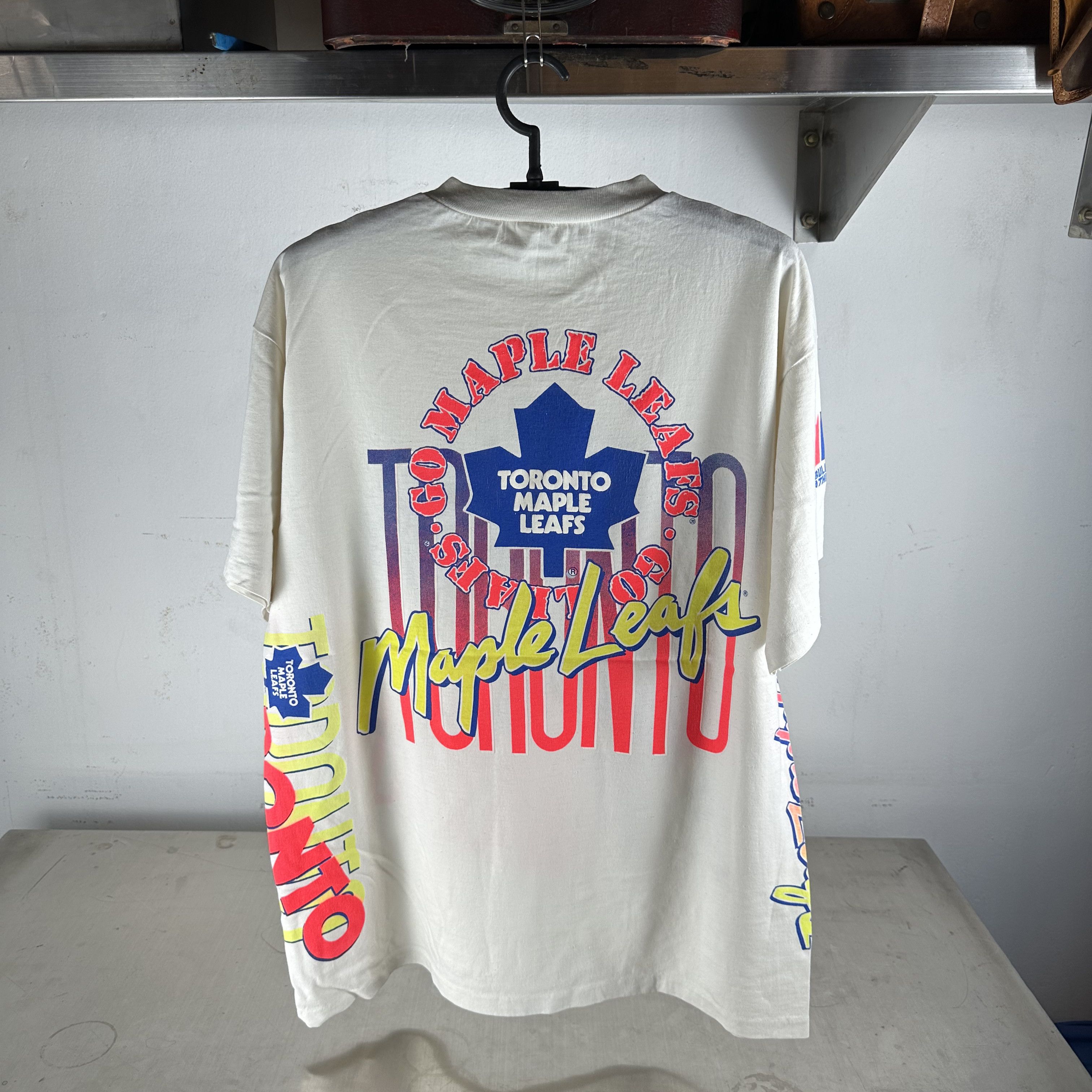 Vintage 1990 Toronto Maple Leafs NHL Bulletin Athletic AOP Tee Size US XL / EU 56 / 4 - 3 Thumbnail