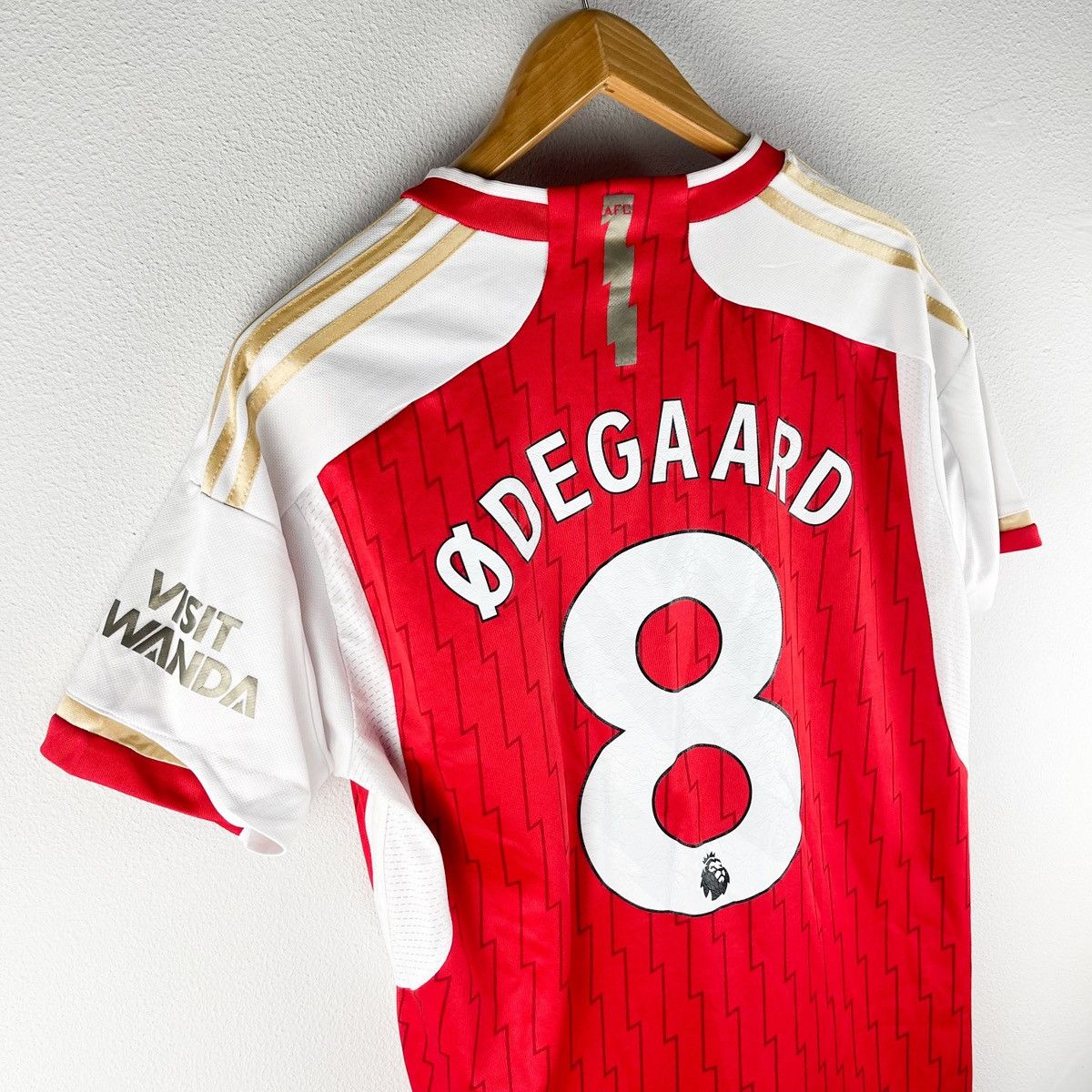 Adidas × Vintage Odegaard #8 Arsenal London Home Football Shirt Red Adidas Size US M / EU 48-50 / 2 - 7 Thumbnail