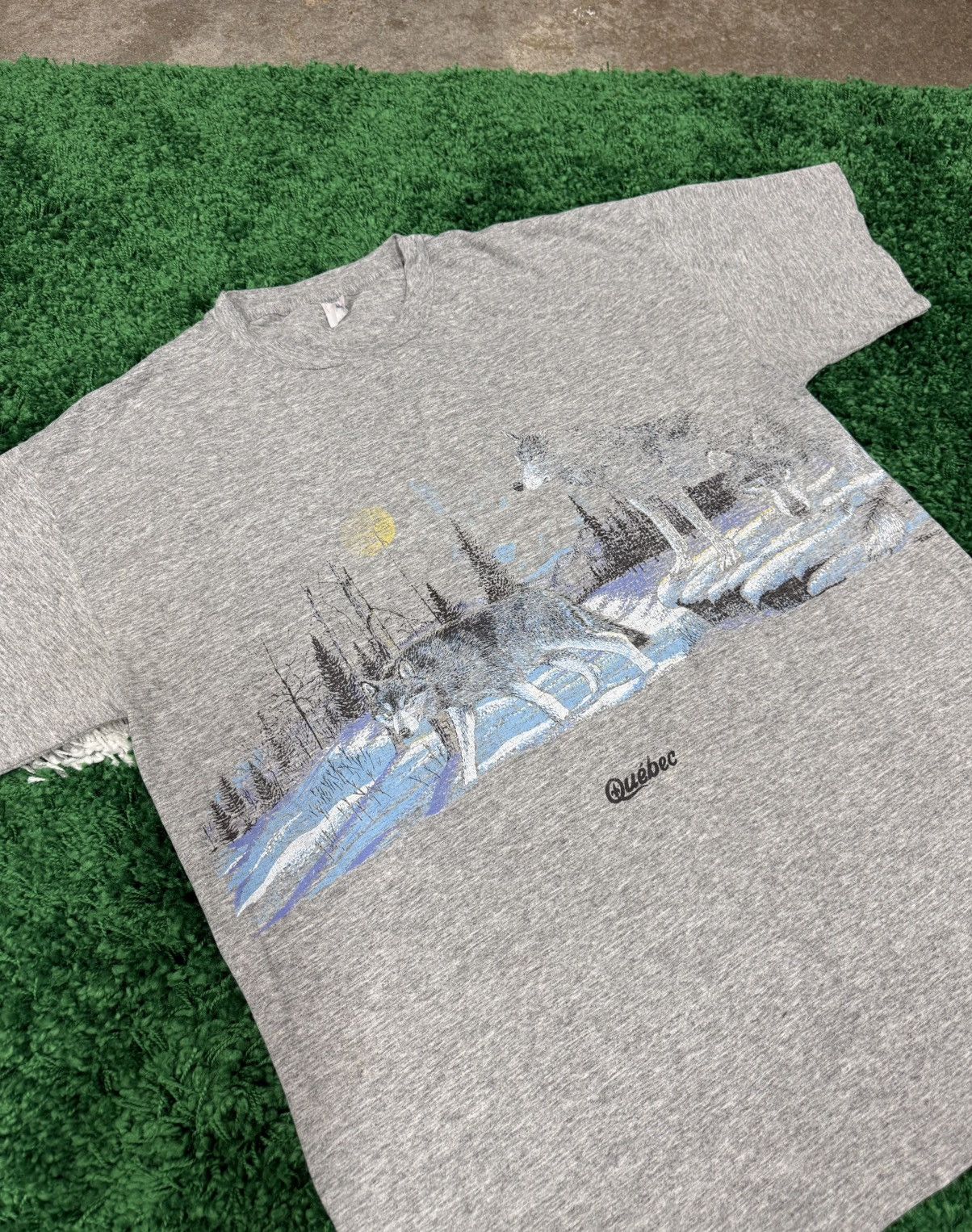 Vintage Vintage Distressed Paper Thin Quebec Wolf 90s 80s Tee 2XL Size US XXL / EU 58 / 5 - 3 Thumbnail