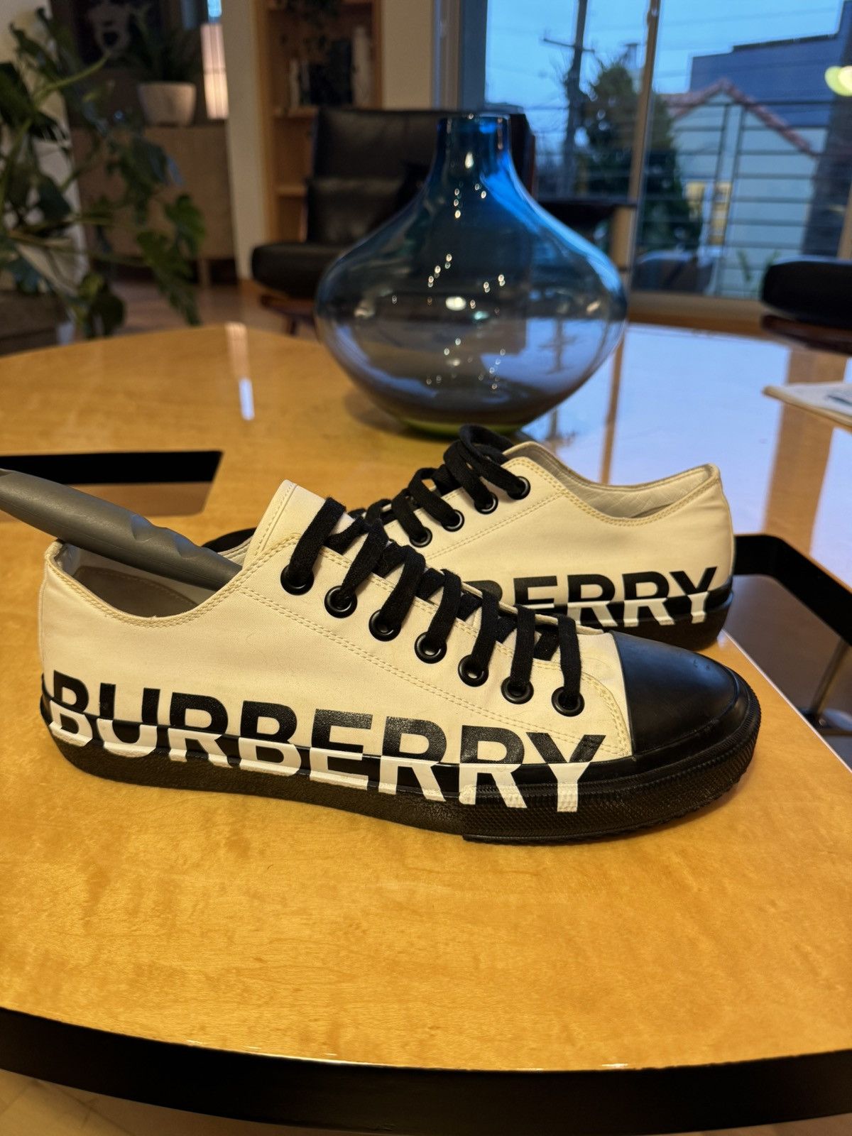 Burberry Burberry Logo Shoes Size US 8.5 / EU 41-42 - 2 Thumbnail
