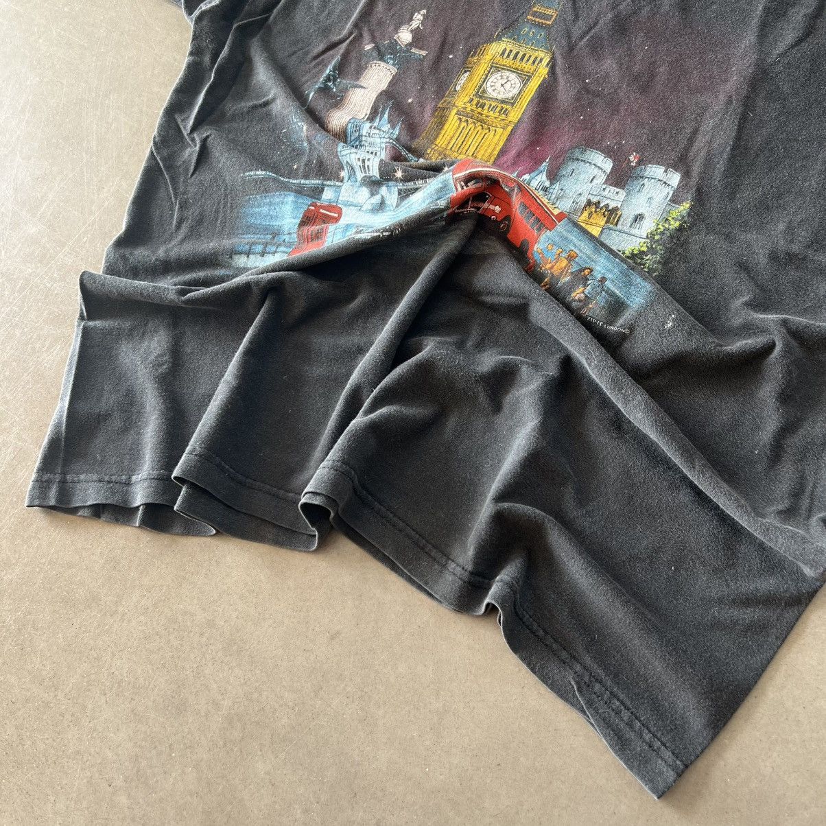Vintage 🏴󠁧󠁢󠁥󠁮󠁧󠁿 VINTAGE LONDON TOURIST SHIRT - BALENCIAGA STYLE TEE Size US XXL / EU 58 / 5 - 13 Thumbnail
