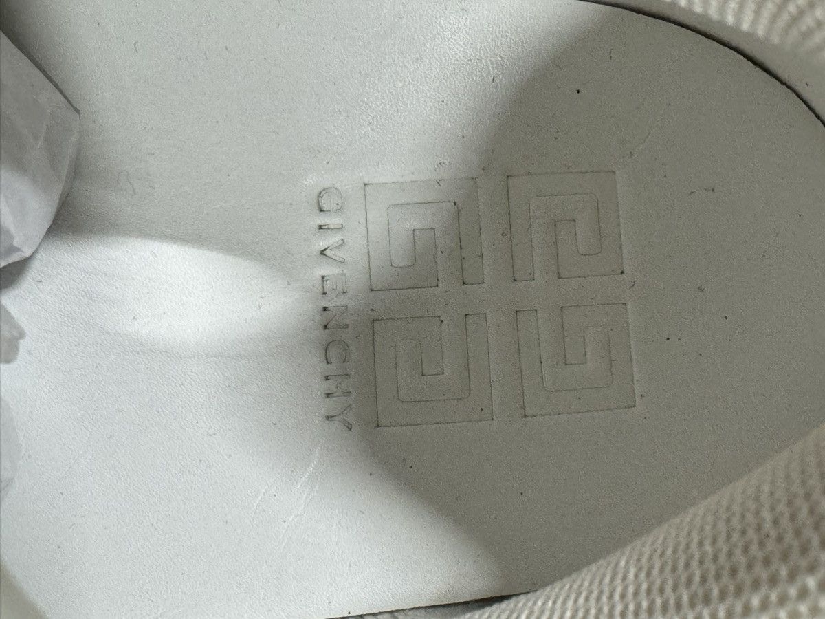 Givenchy Givenchy G4 Leather Sneaker NEW 900$ Size US 9 / EU 42 - 7 Thumbnail