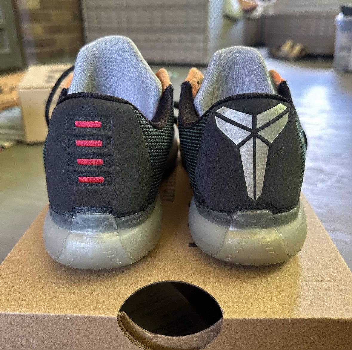 Nike Kobe 10 Flight from 2015 Size US 8.5 / EU 41-42 - 4 Thumbnail