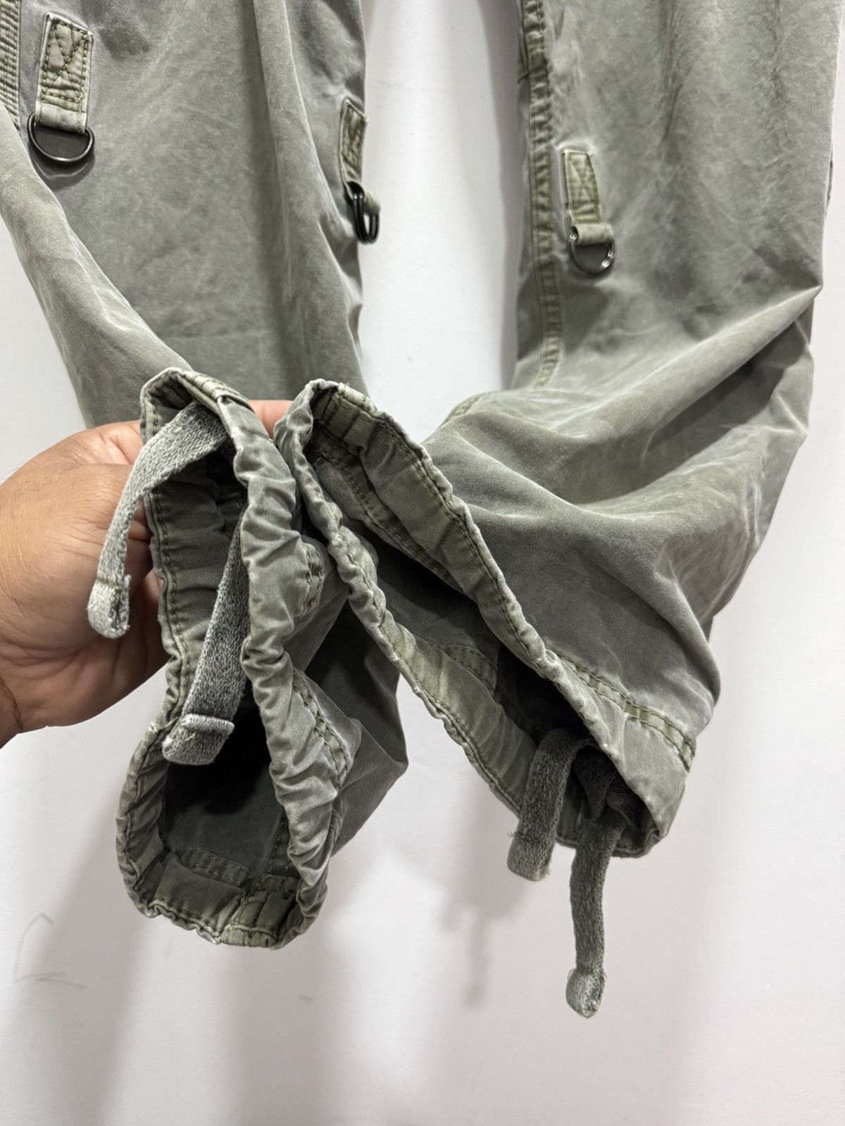 Uniqlo JAPANESE BRAND UNIQLO TWILL MULTIPOCKET CARGO MILITARY PANTS Size US 32 / EU 48 - 6 Thumbnail