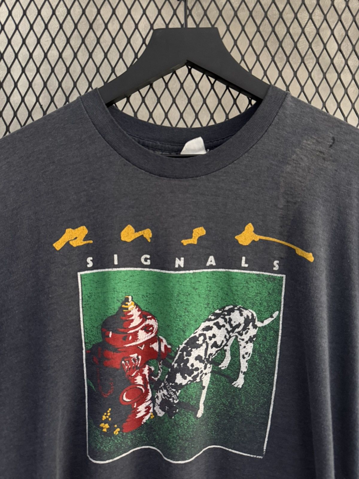 Band Tees Vintage 1982 Rush Signals Tour Size US L / EU 52-54 / 3 - 2 Thumbnail