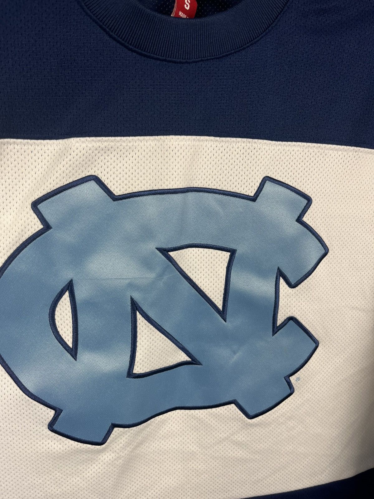 Mitchell & Ness North Carolina NCAA Mitchel Ness jersey hype hockey Size US S / EU 44-46 / 1 - 14 Thumbnail