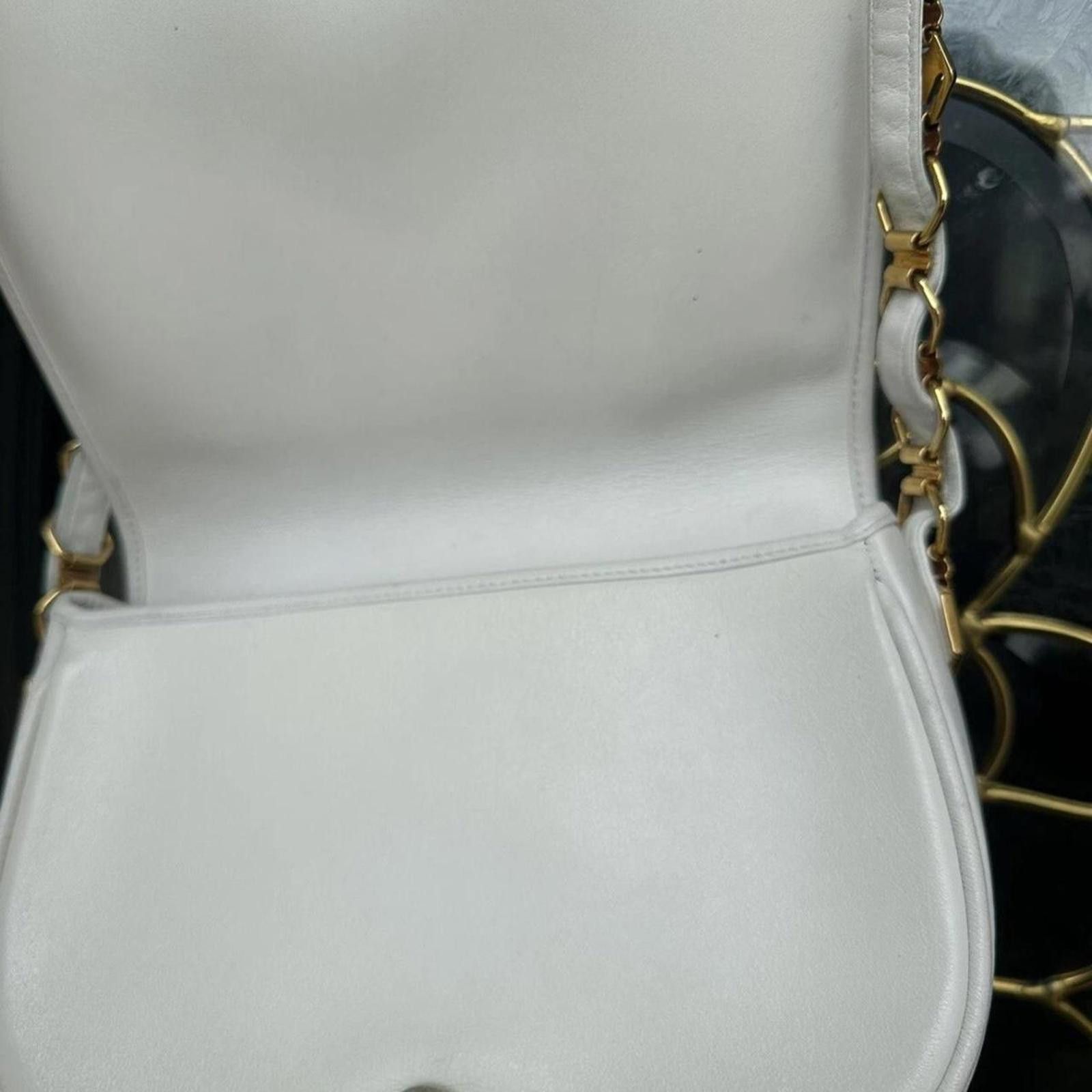 Other White and gold vintage shoulder bag with gold hardware bag Size ONE SIZE - 6 Thumbnail