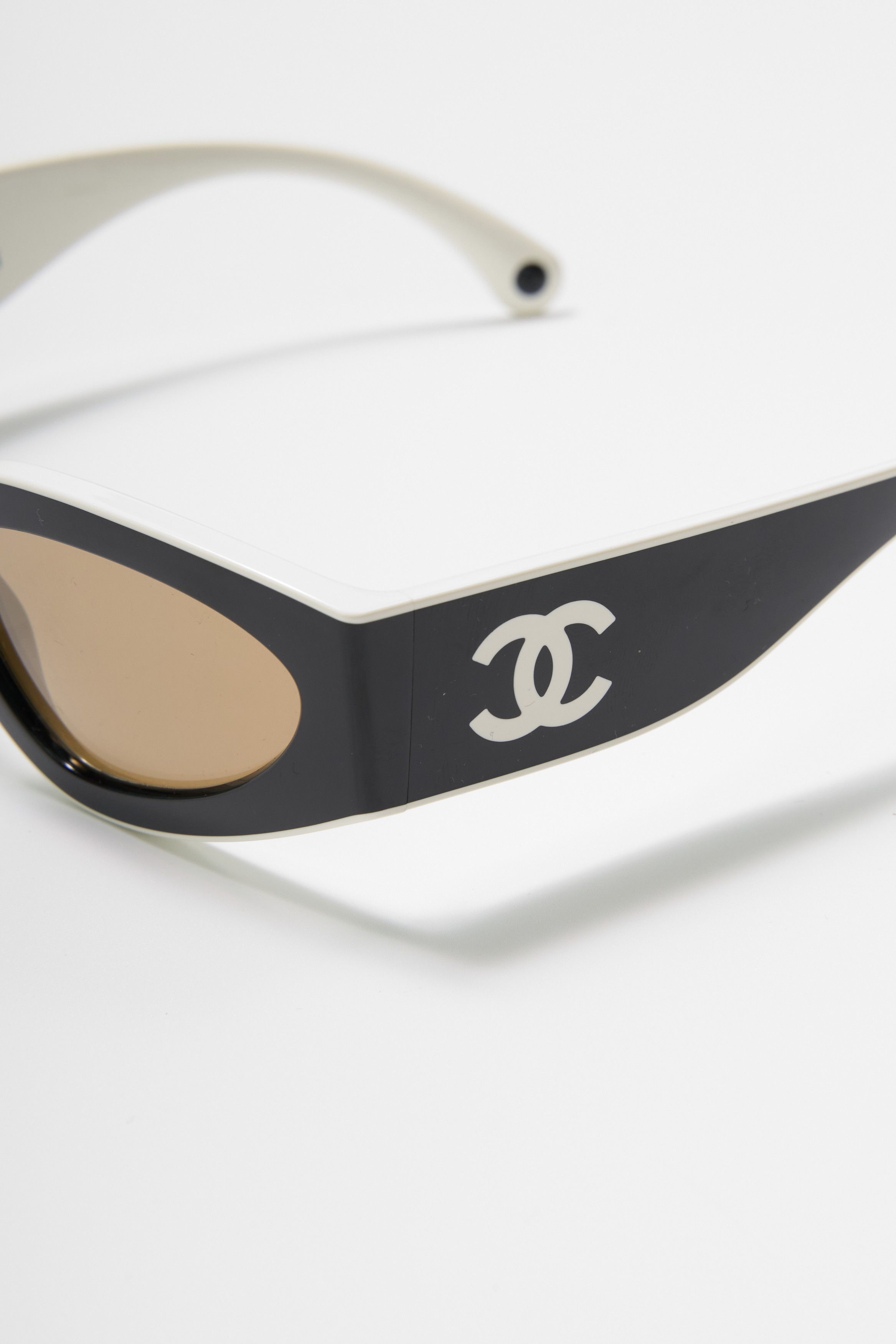 Chanel Chanel Cat Eye Sunglasses CH6056 Size ONE SIZE - 3 Thumbnail