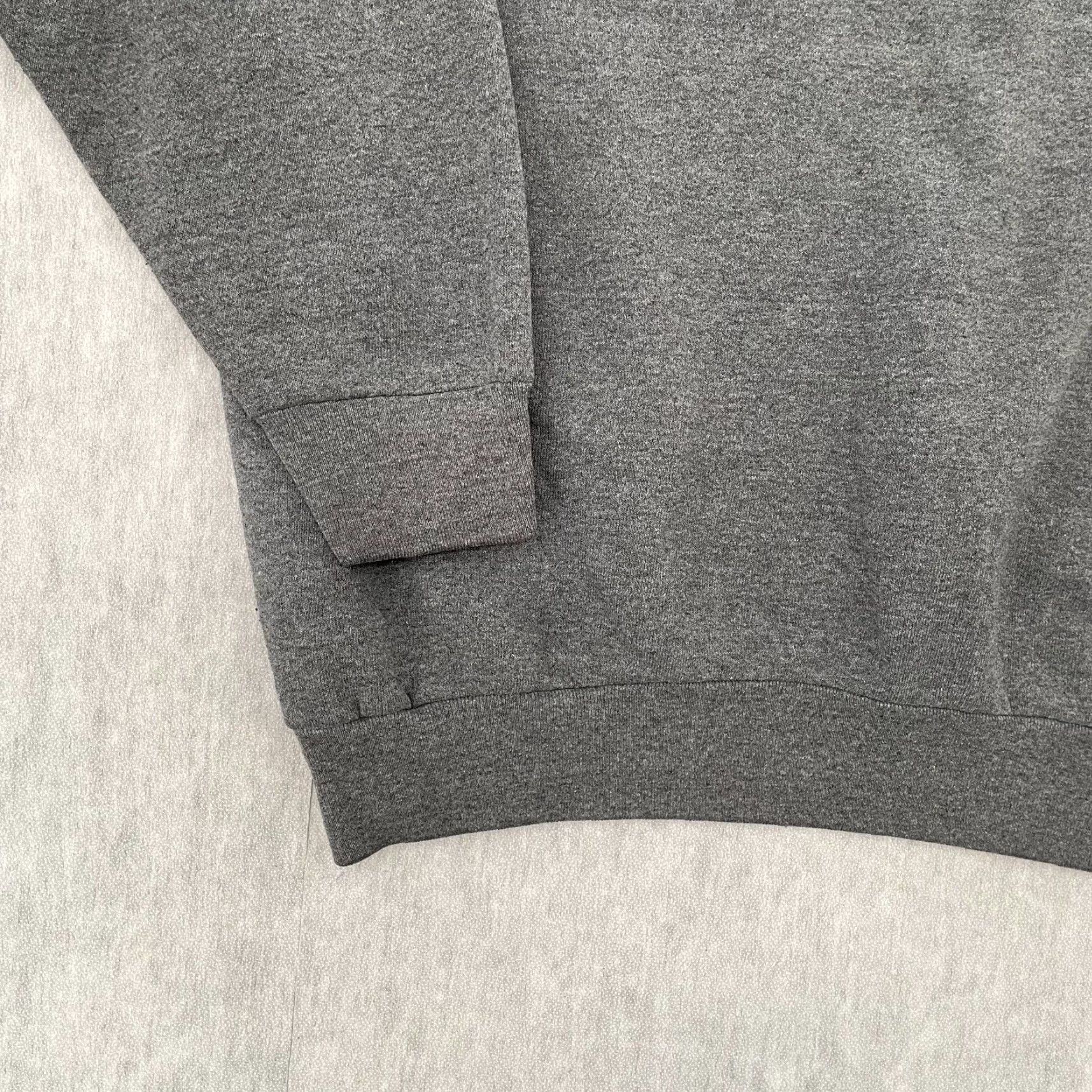 Fruit Of The Loom VINTAGE Nike Sweatshirt Pullover Crewneck Adult Large Gray Graphic Print 90s Sports Fleece Unisex Size US L / EU 52-54 / 3 - 4 Thumbnail