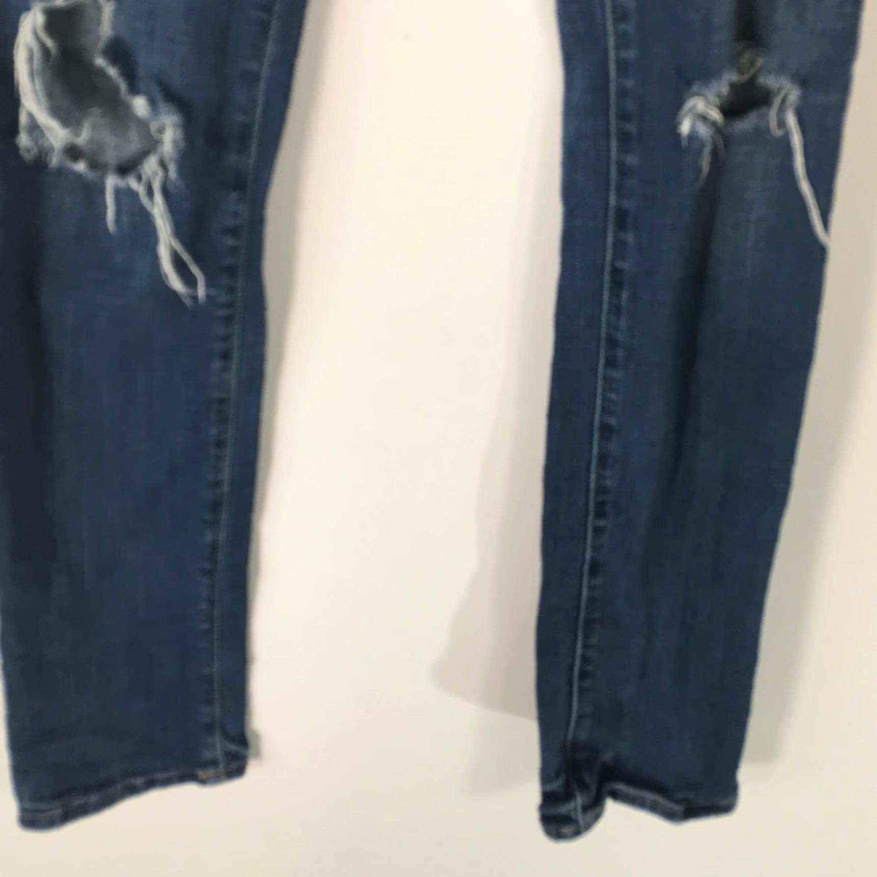 Abercrombie & Fitch Abercrombie & Fitch Jeans Skinny Women Blue 2S Regular 29in Inseam Distressed 5-Pocket Denim Jeans Mens Womens? Size 26" / US 2 / IT 38 - 6 Thumbnail