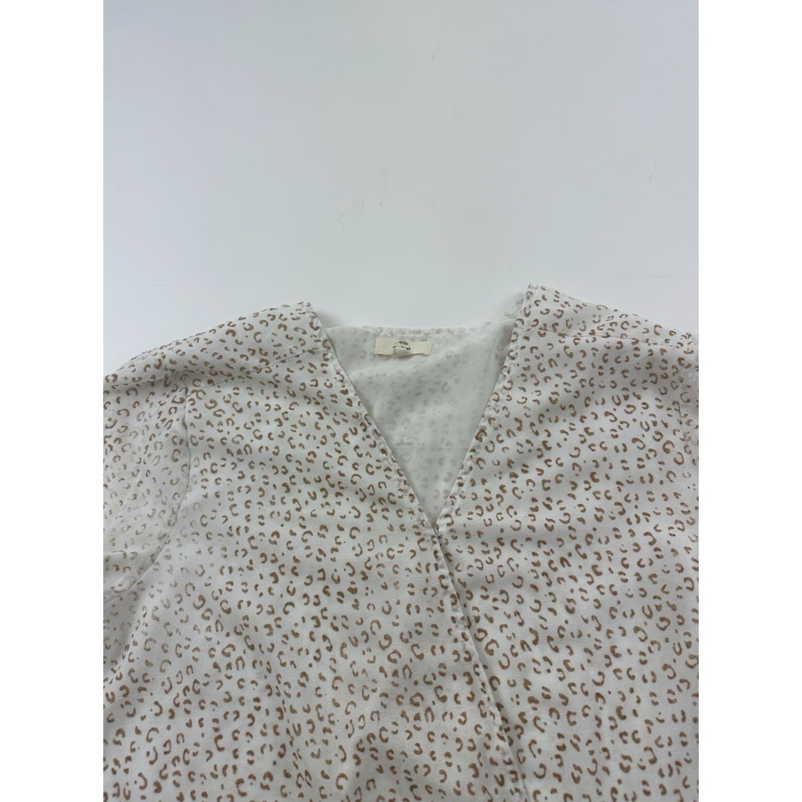 Anthropologie Entro Blouse Womens Large Cheetah Print Boho Wrap V-Neck Long Sleeve Pullover Multicolor Polyester Regular Size L / US 10 / IT 46 - 4 Thumbnail