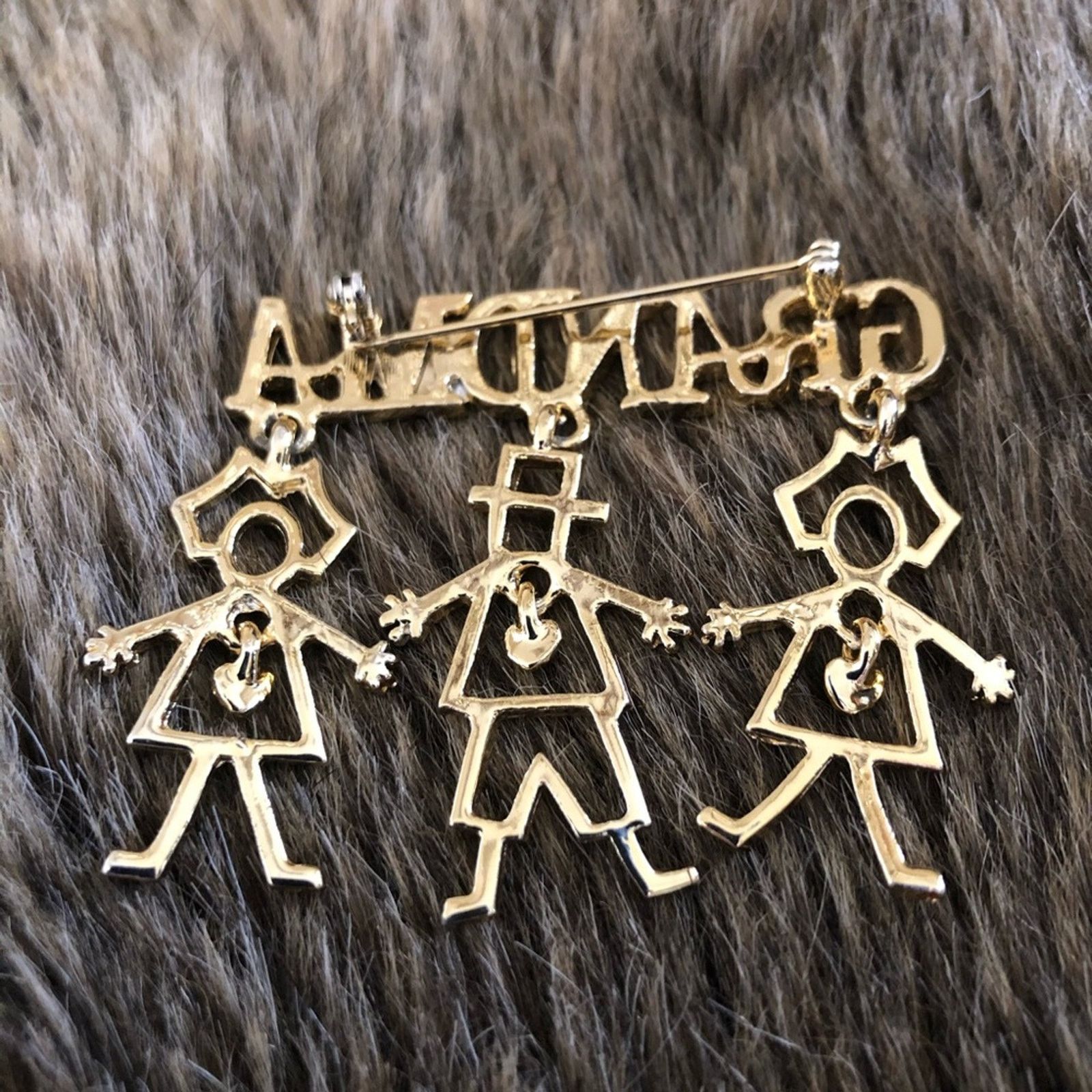 Vintage Vintage gold “grandma” dangle kid hearts brooch Size ONE SIZE - 2 Thumbnail