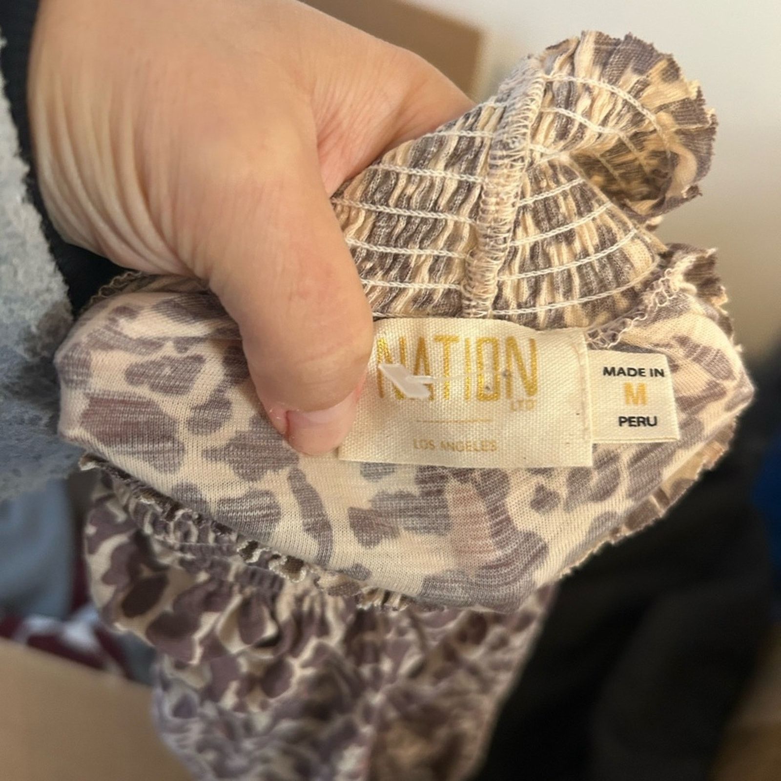 Nation LTD Nation LTD. Melanie Animal Print Smocked Peasant Tee Size M / US 6-8 / IT 42-44 - 3 Thumbnail
