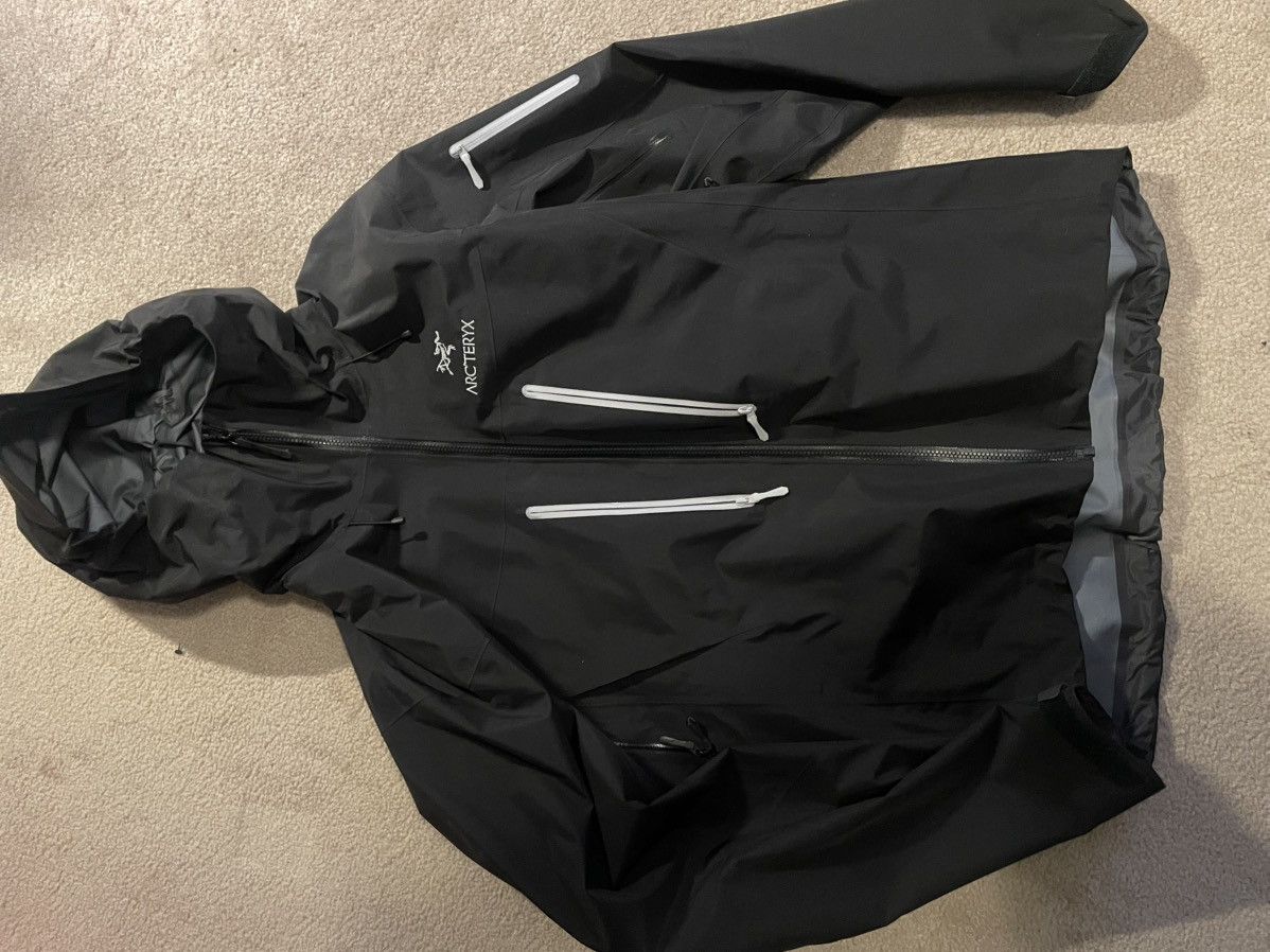 Arc’teryx men’s alpha sv jacket, large, orca, nwot