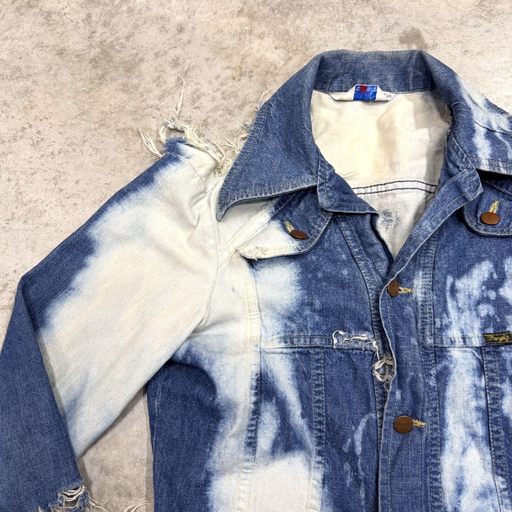 Wrangler VINTAGE Wrangler Jacket Mens Small Blue Denim Western Bleached thrashed 70s Size US S / EU 44-46 / 1 - 4 Thumbnail
