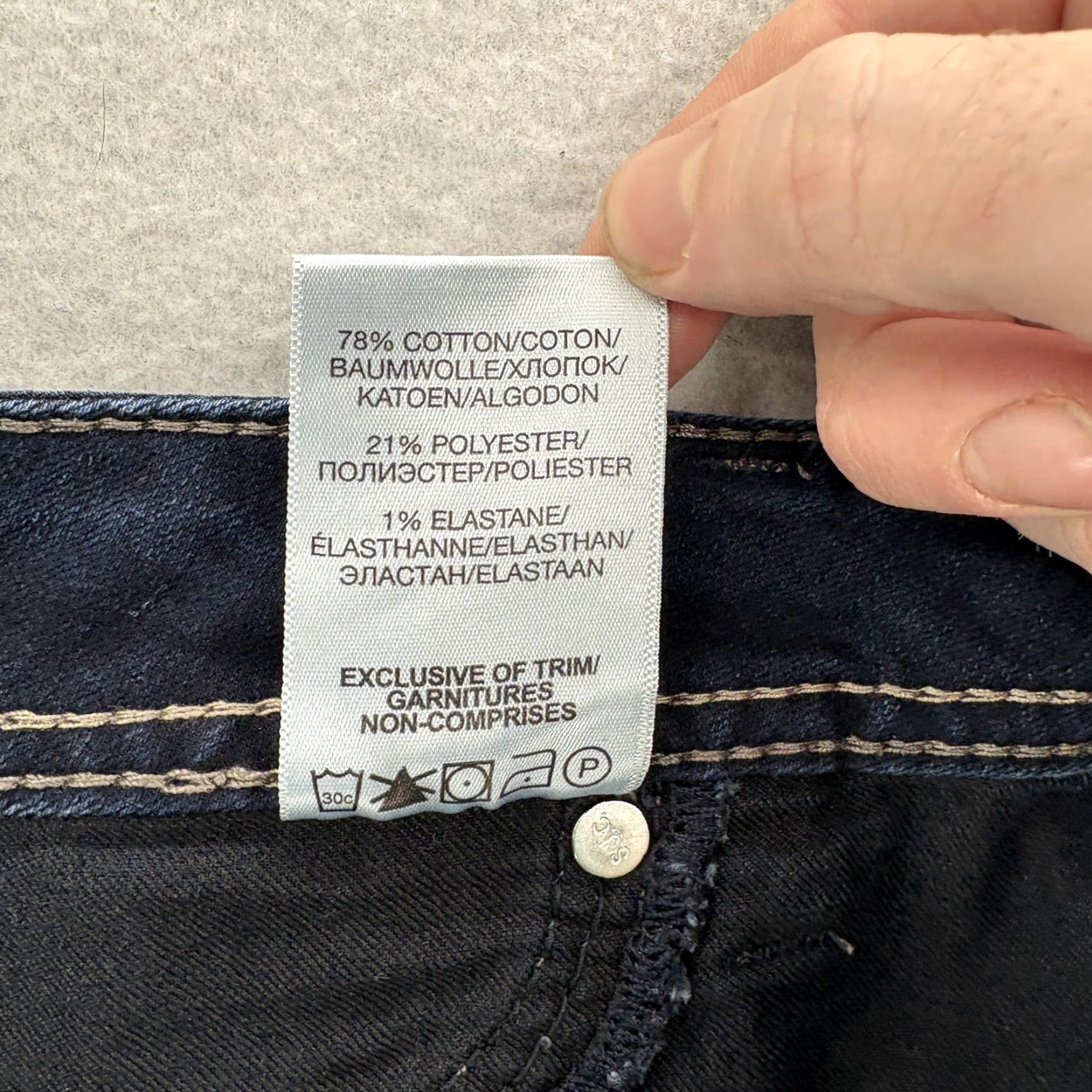 Silver Jeans Co. Silver Jeans Co. Suki Mid Super Skinny Jeans Womens 22 Blue Dark Wash Stretch Denim Slim Pockets 5-Pocket Rise Mid Size 40" / US 18 - 6 Thumbnail