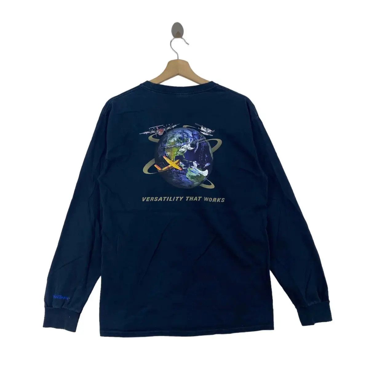 Vintage Vintage VKING FIGHTER JET Air Force Plane Globe Tee Shirt Size US M / EU 48-50 / 2 - 2 Thumbnail