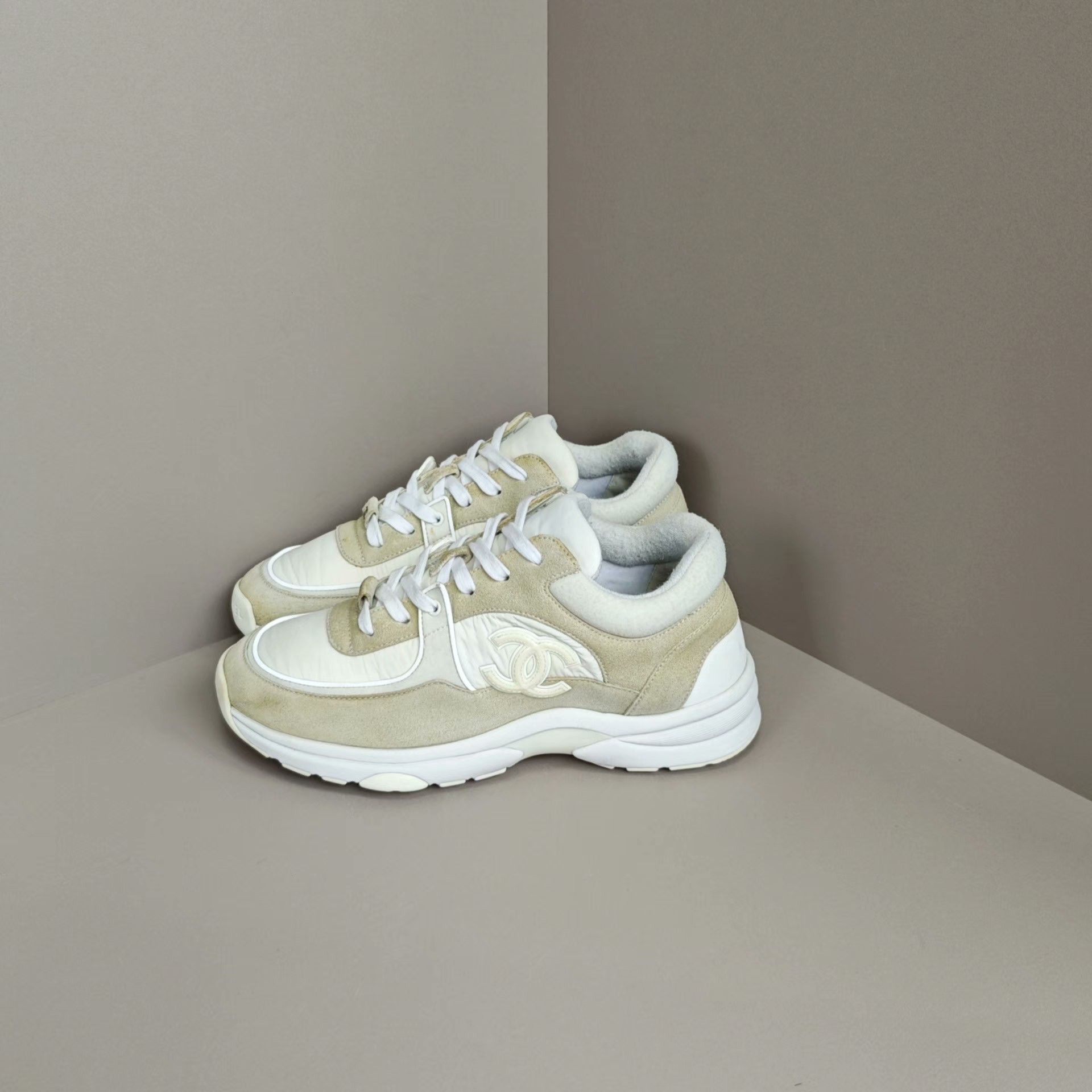 Chanel Chanel Casual Lowtop Sneakers us_6 Women Size US 6 / IT 36 - 1 Thumbnail