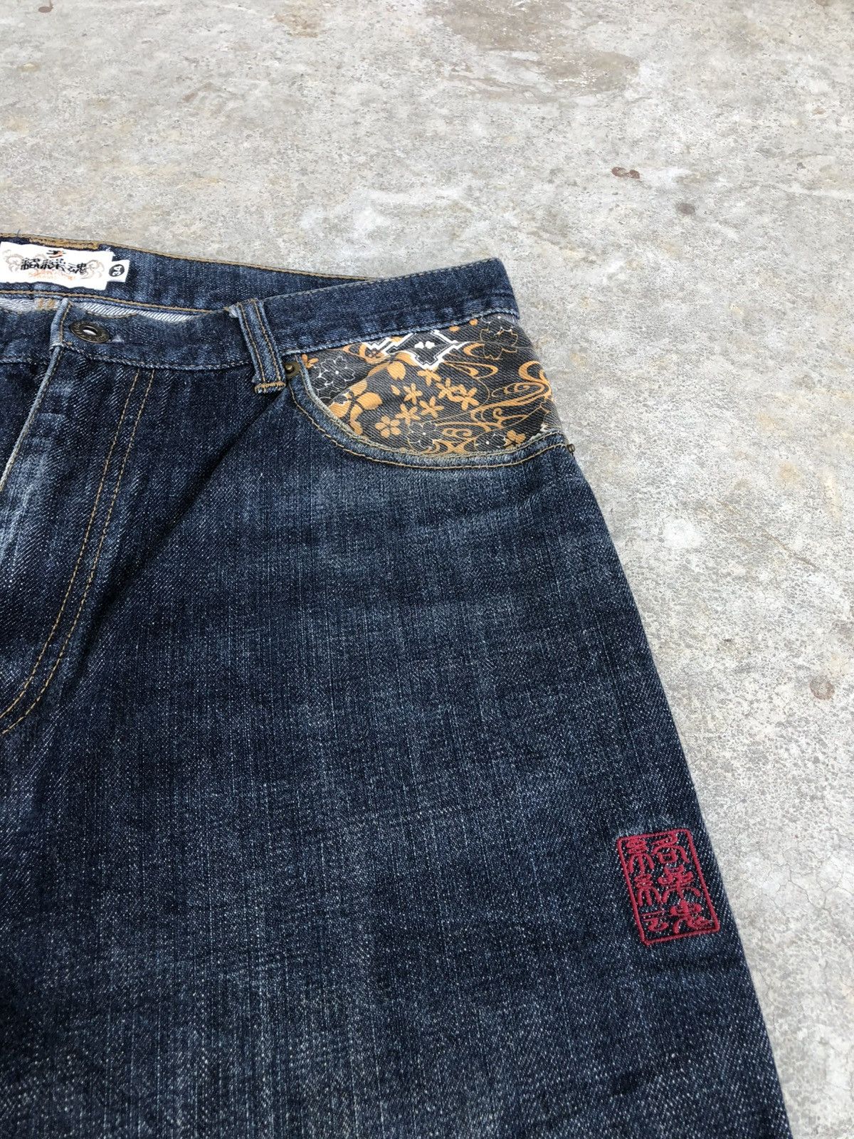 Karakuri Tamashii Karakuri Tamashii Embroidered Multipocket Distressed Size US 33 - 16 Thumbnail