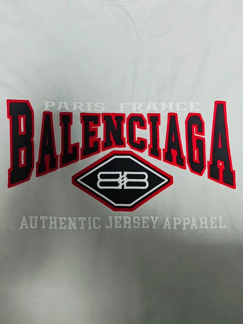 Balenciaga Balenciaga Balenciaga Short Sleeve T-Shirt with Embroidery Size US S / EU 44-46 / 1 - 4 Thumbnail