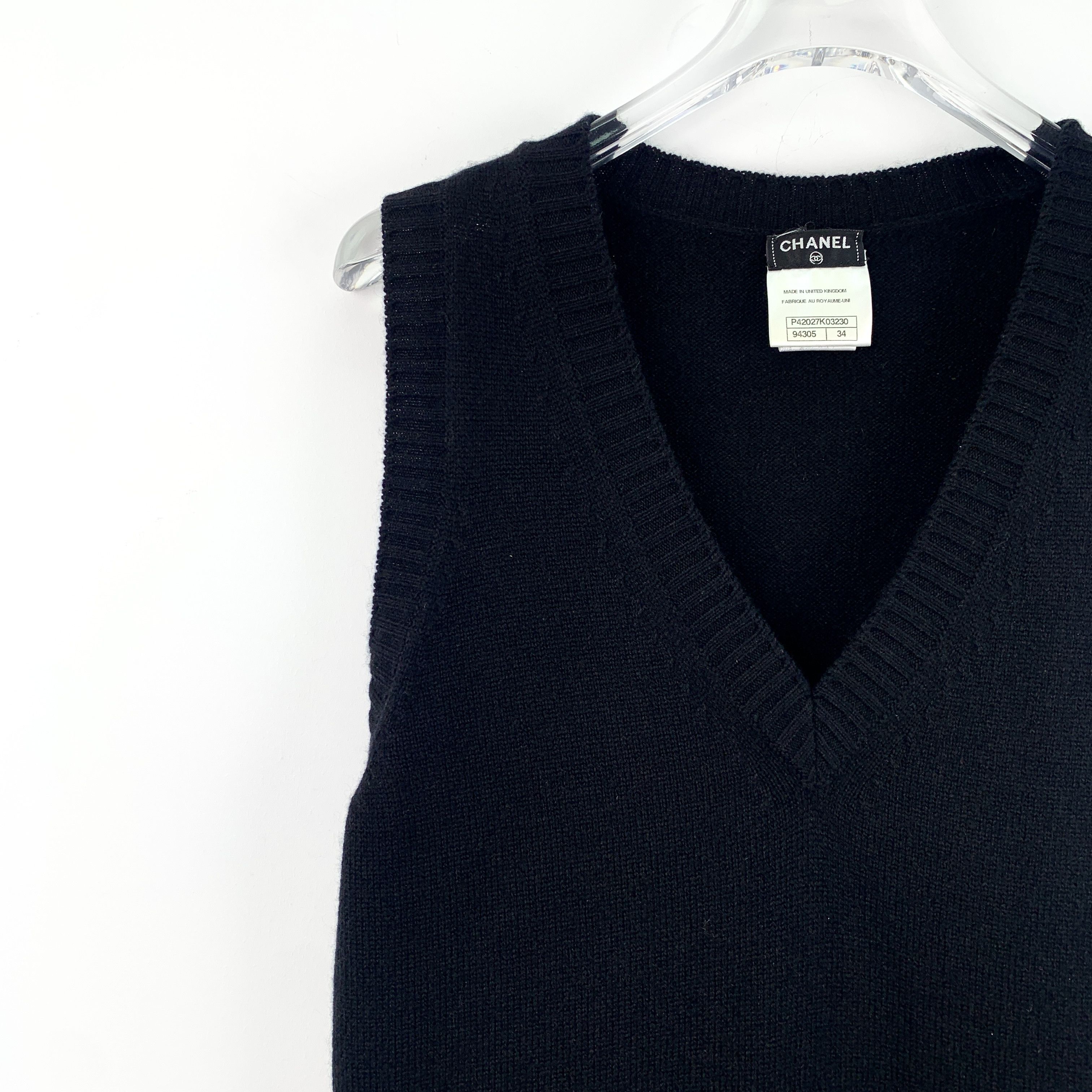 Chanel Chanel Black Metallic Logo Cashmere V-Neck Sleeveless Knit D Size XXS / US 00 / IT 34 - 8 Thumbnail