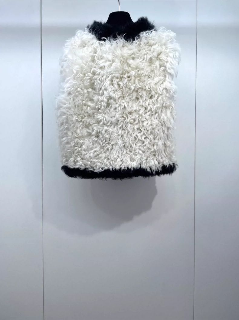 Chanel Chanel 21K black and white color-matched wool fur vest 2504 Size S / US 4 / IT 40 - 2 Thumbnail