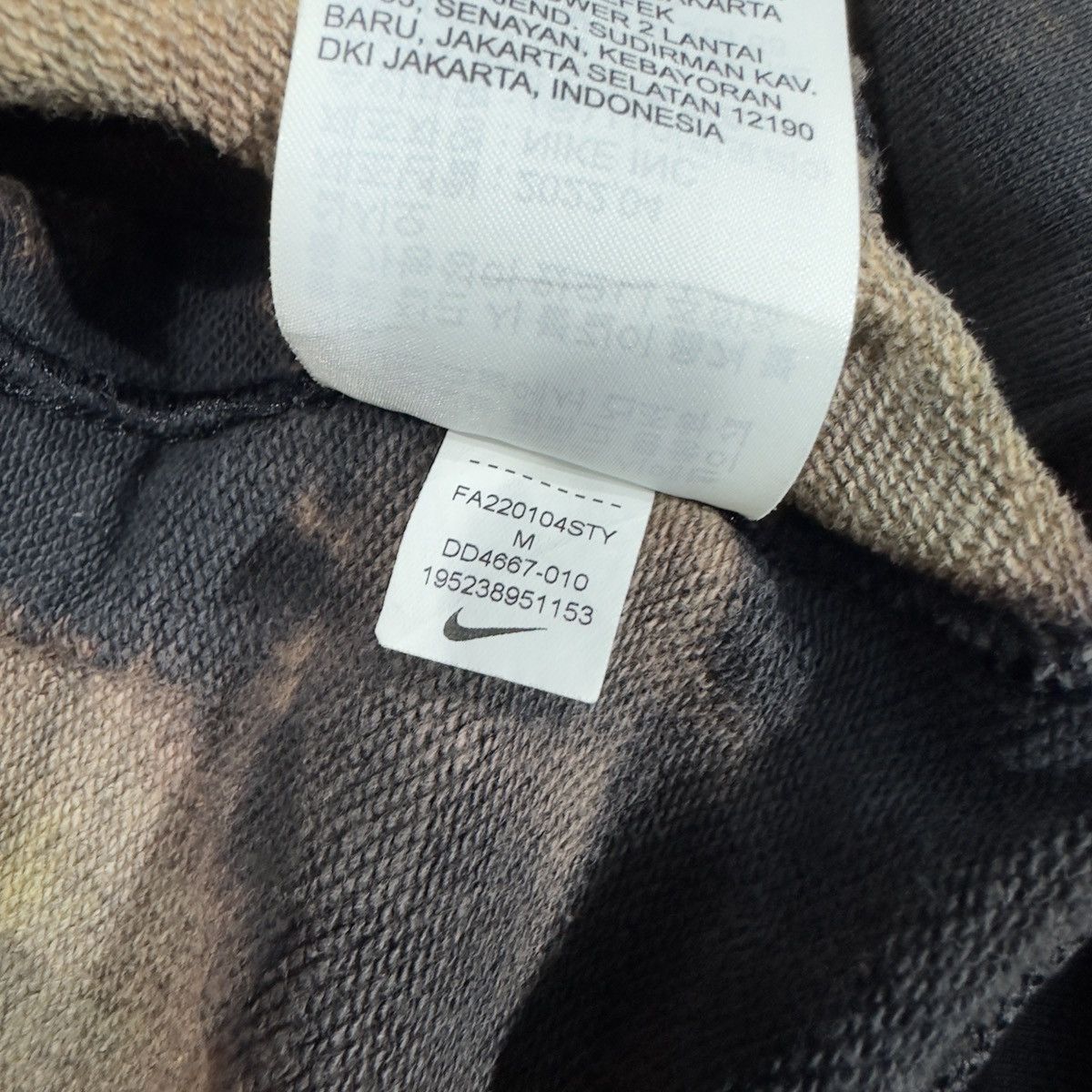 Nike NIKE SMALL SWOOSH ACID WASH HOODIE Size US M / EU 48-50 / 2 - 17 Thumbnail