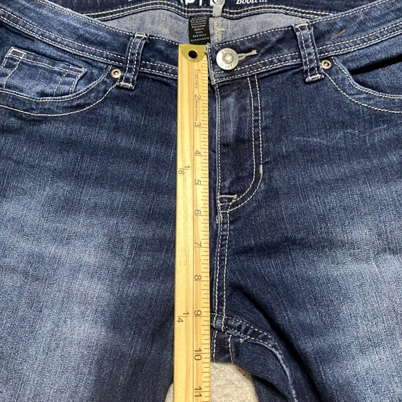 Apt. 9 Apt. 9 Womens Jeans Blue Denim Bootcut Mid Rise 14 Regular 31in Inseam 26in 5-Pocket Solid Denim Size 36" / US 14 / IT 50 - 6 Thumbnail