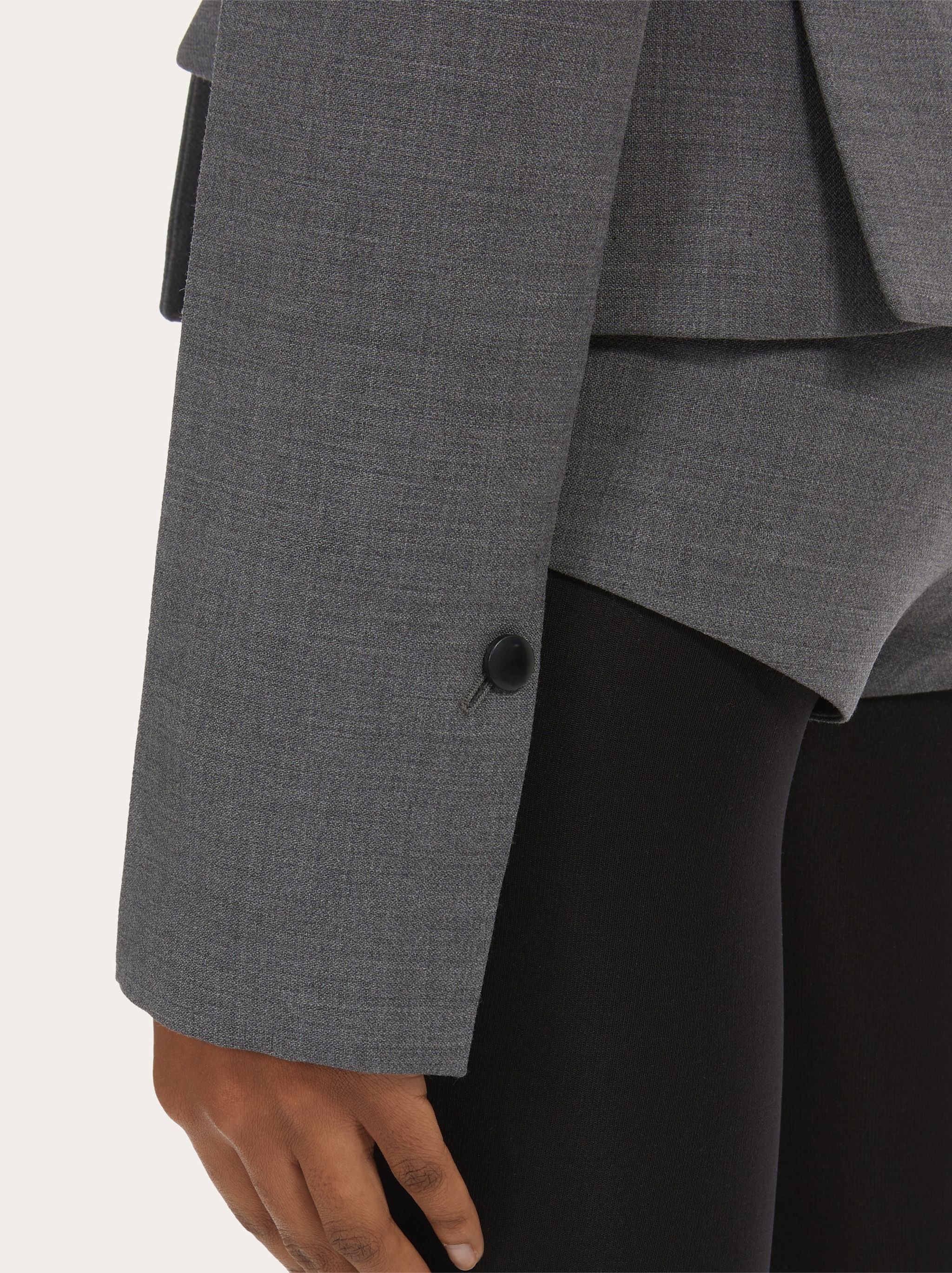 Salvatore Ferragamo o1s1rm0924 Double Breasted Blazer in Grey Size XS / US 0-2 / IT 36-38 - 4 Thumbnail