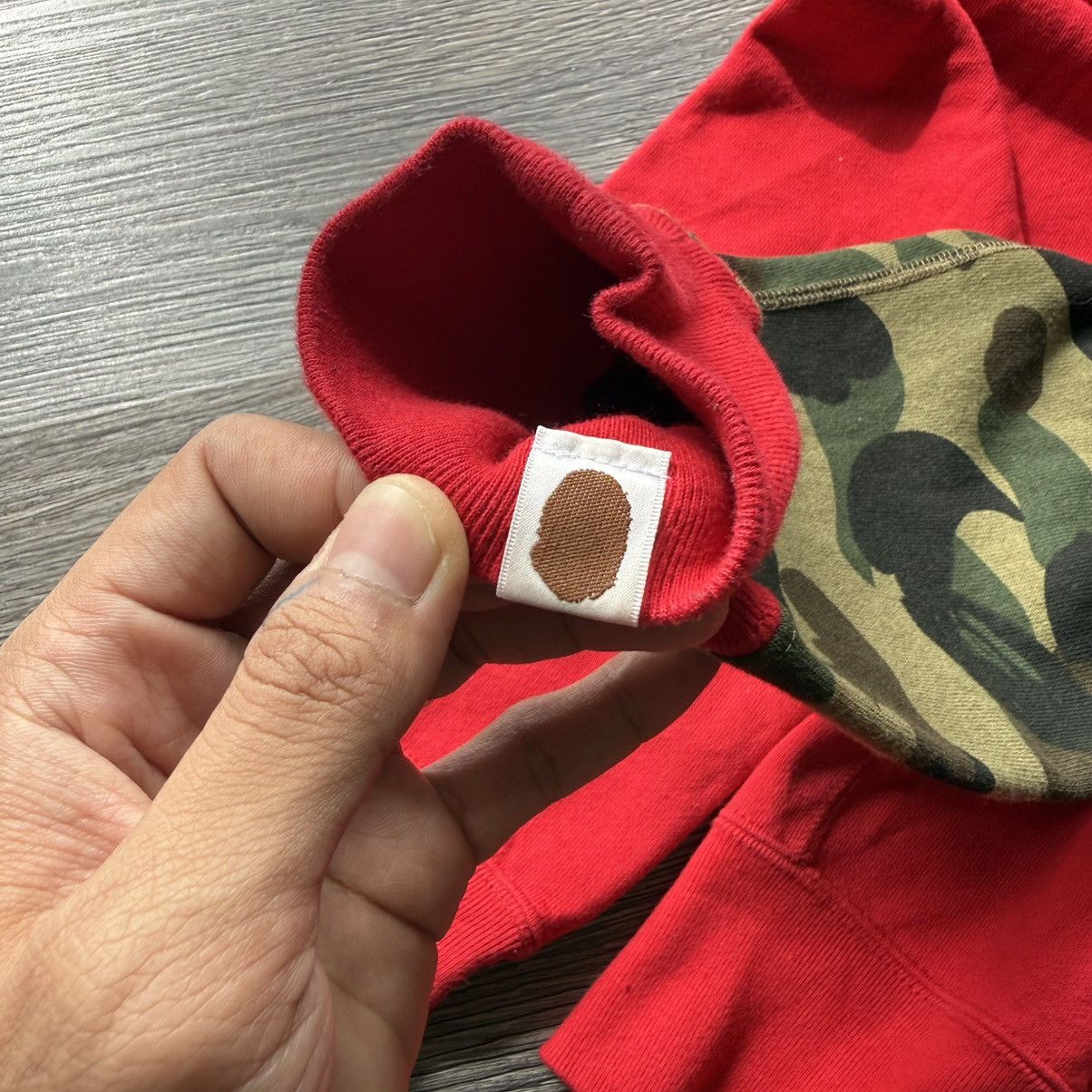 Bape BAPE 1st camo green × red shark OG Size US L / EU 52-54 / 3 - 7 Thumbnail