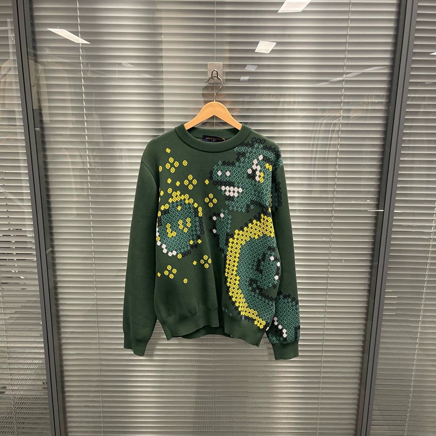 Louis Vuitton Louis Vuitton x Pharrell pixel knit emerald green M NWT Size US M / EU 48-50 / 2 - 1 Thumbnail