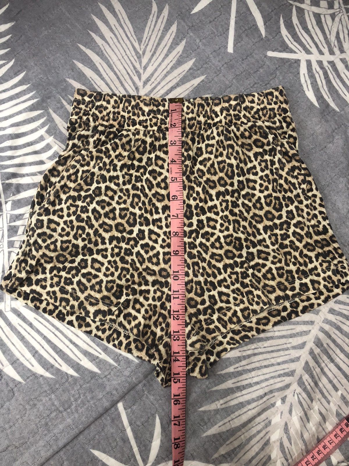 H&M H&M leopard short pants Size 27" / US 4 / IT 40 - 5 Thumbnail