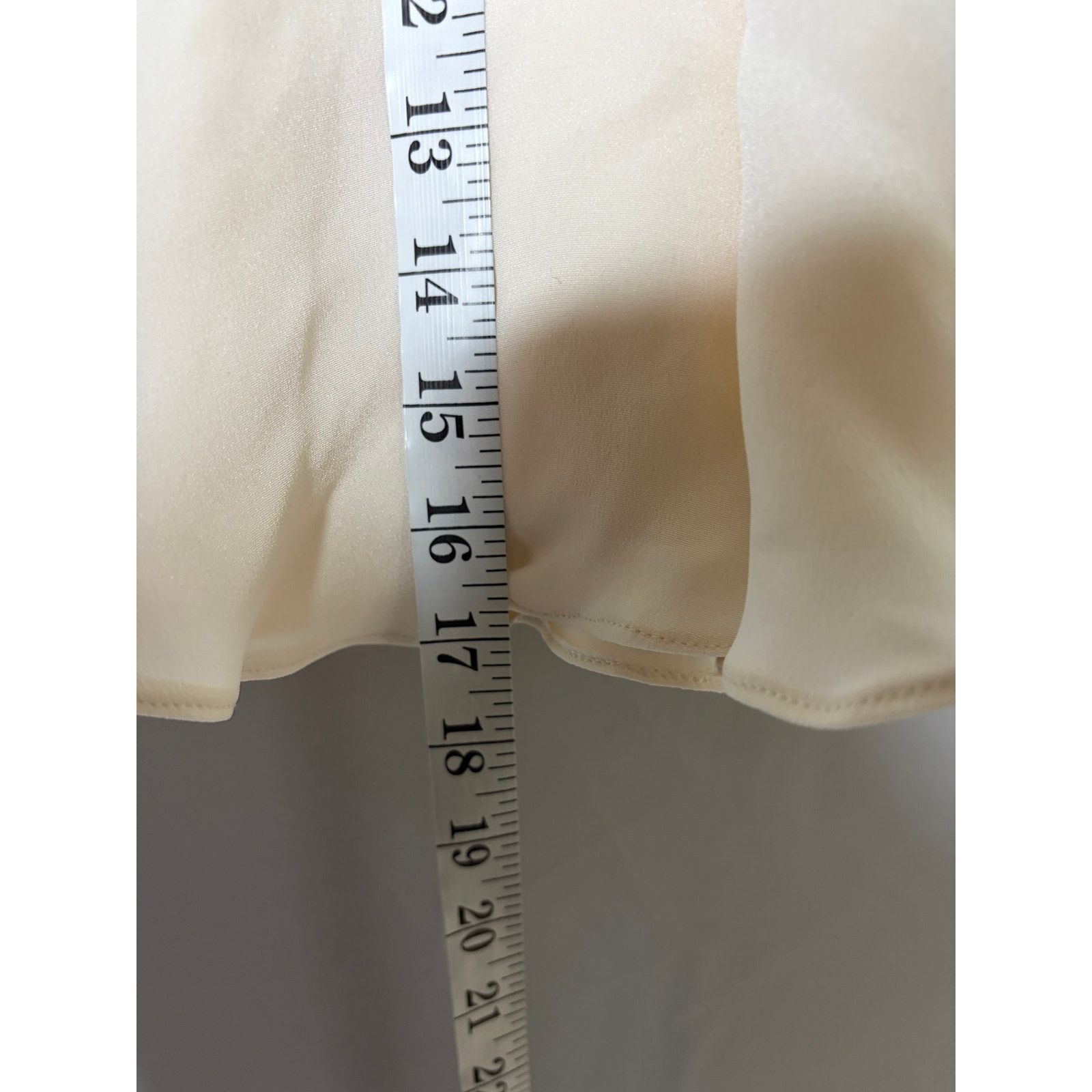 Other New Cappalli Gabriela Tap Pleated high rise shorts XS ivory Size 24" / US 00 / IT 34 - 6 Thumbnail