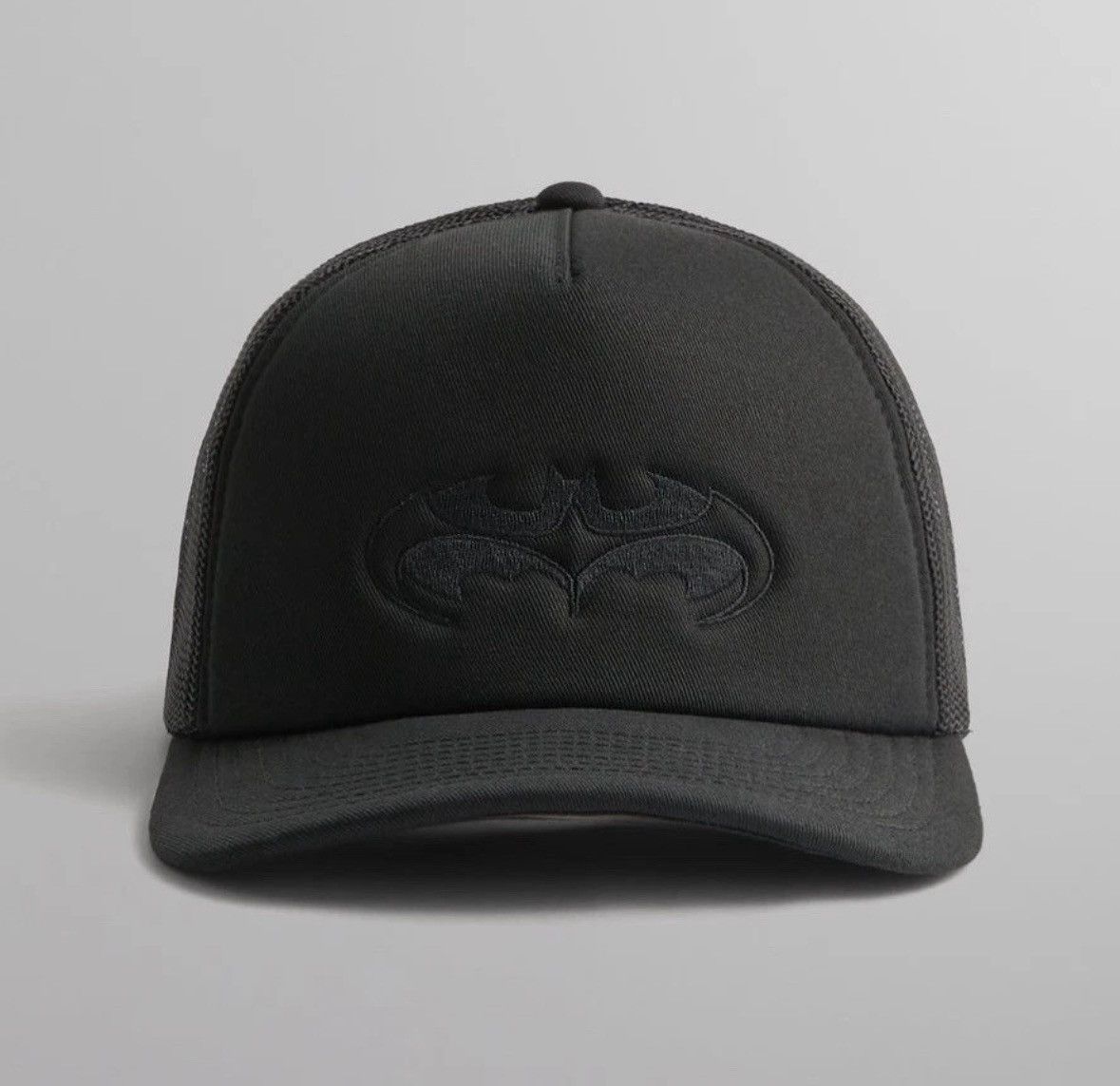 DC Comics × Kith Kith X Batman Nolan ‘08 Trucker Hat Size ONE SIZE - 1 Thumbnail