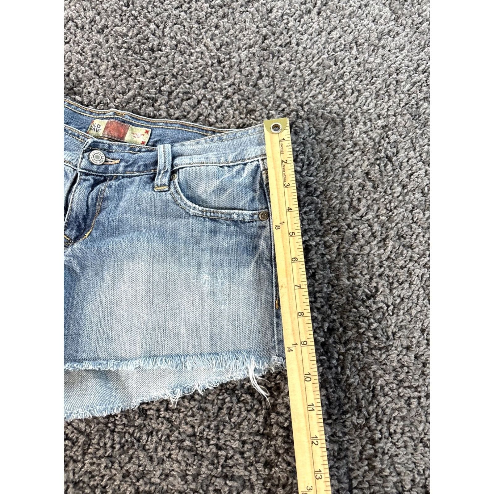 Old Navy VINTAGE Old Navy Low Rise Shorts Womens 30 Denim Light Wash Mini Frayed 90s Festival Size 30" / US 8 / IT 44 - 2 Thumbnail
